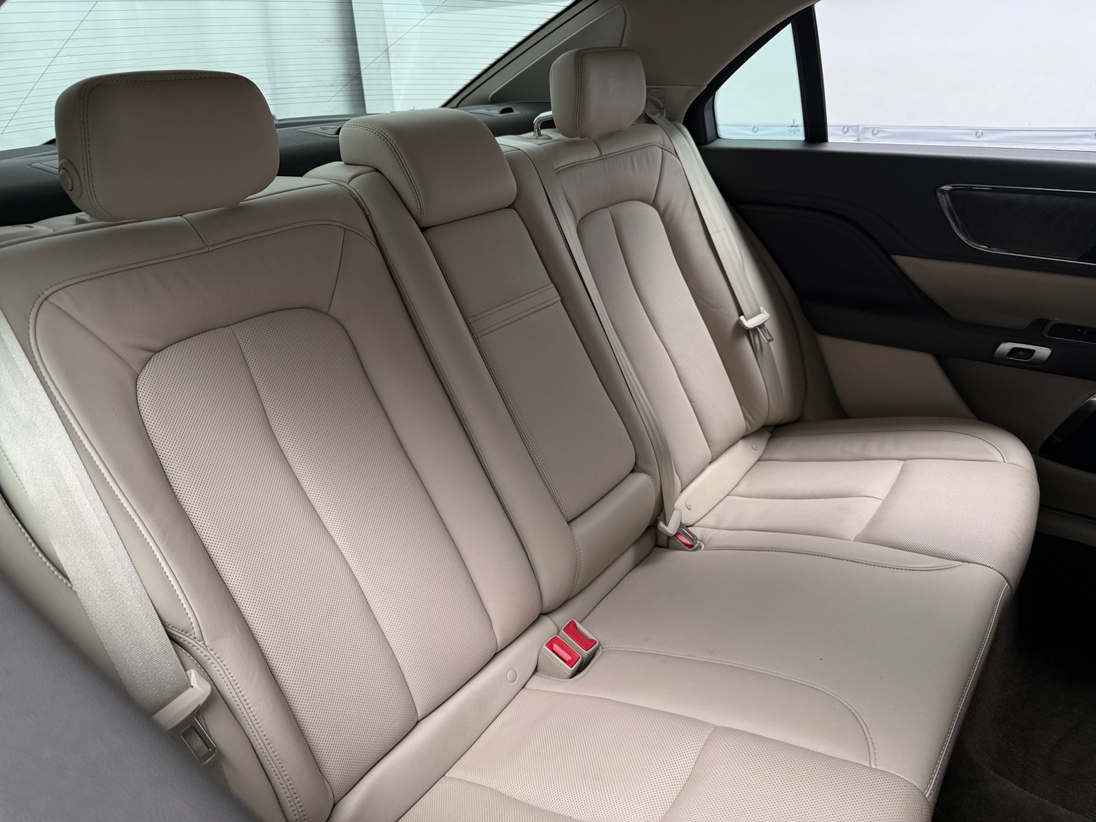 Thumbnail: 2018 Lincoln Continental - 5