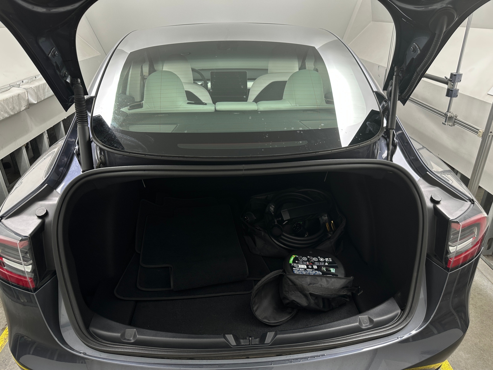Thumbnail: 2023 Tesla Model 3 - 6