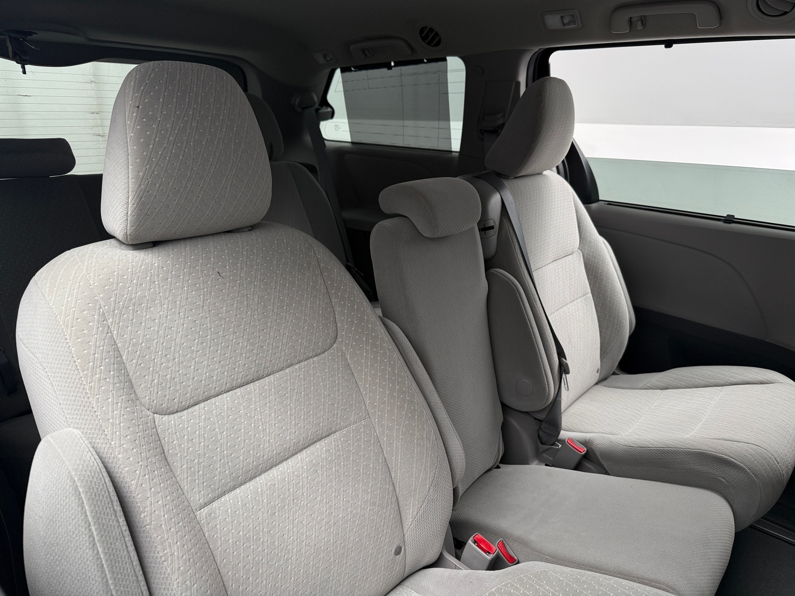 Thumbnail: 2020 Toyota Sienna - 6