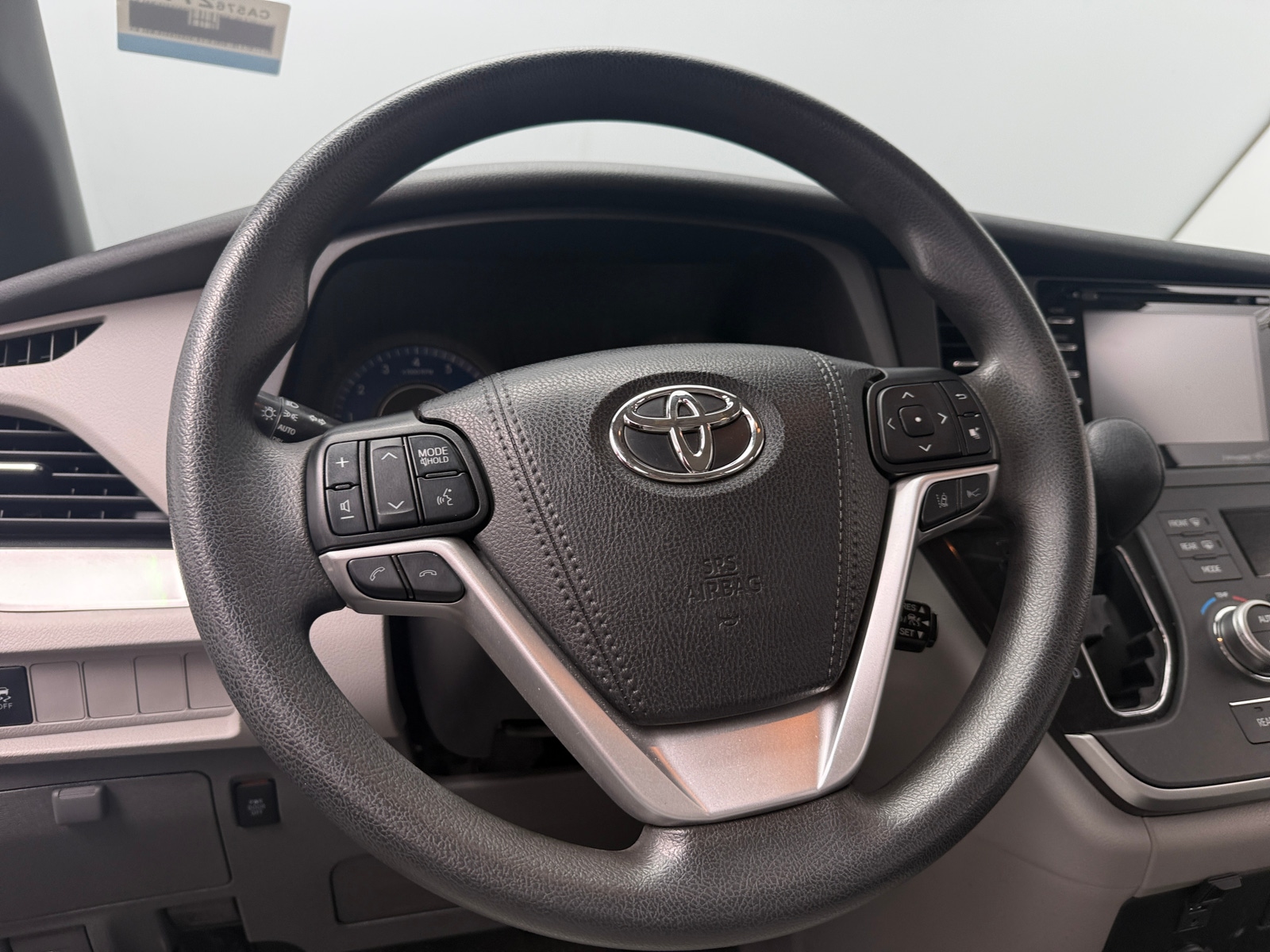 Thumbnail: 2020 Toyota Sienna - 5