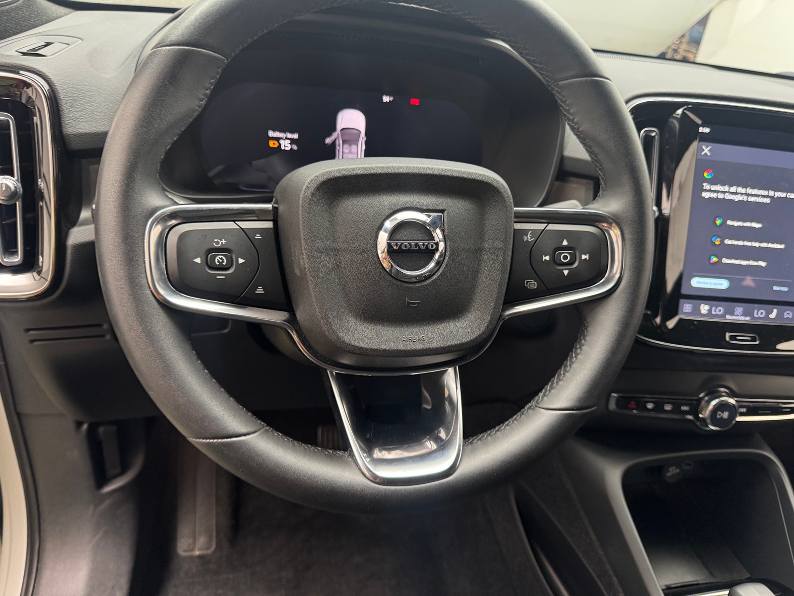 Thumbnail: 2023 Volvo C40 - 4