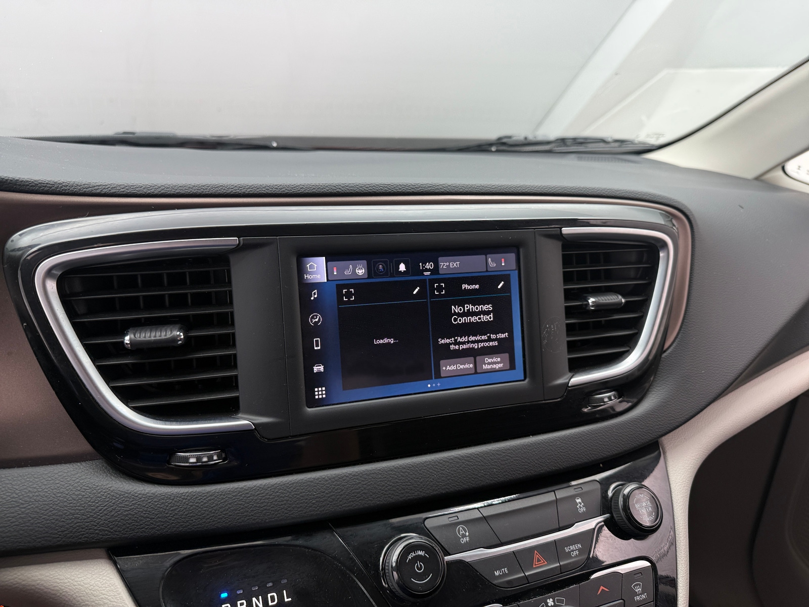 Thumbnail: 2023 Chrysler Voyager - 4