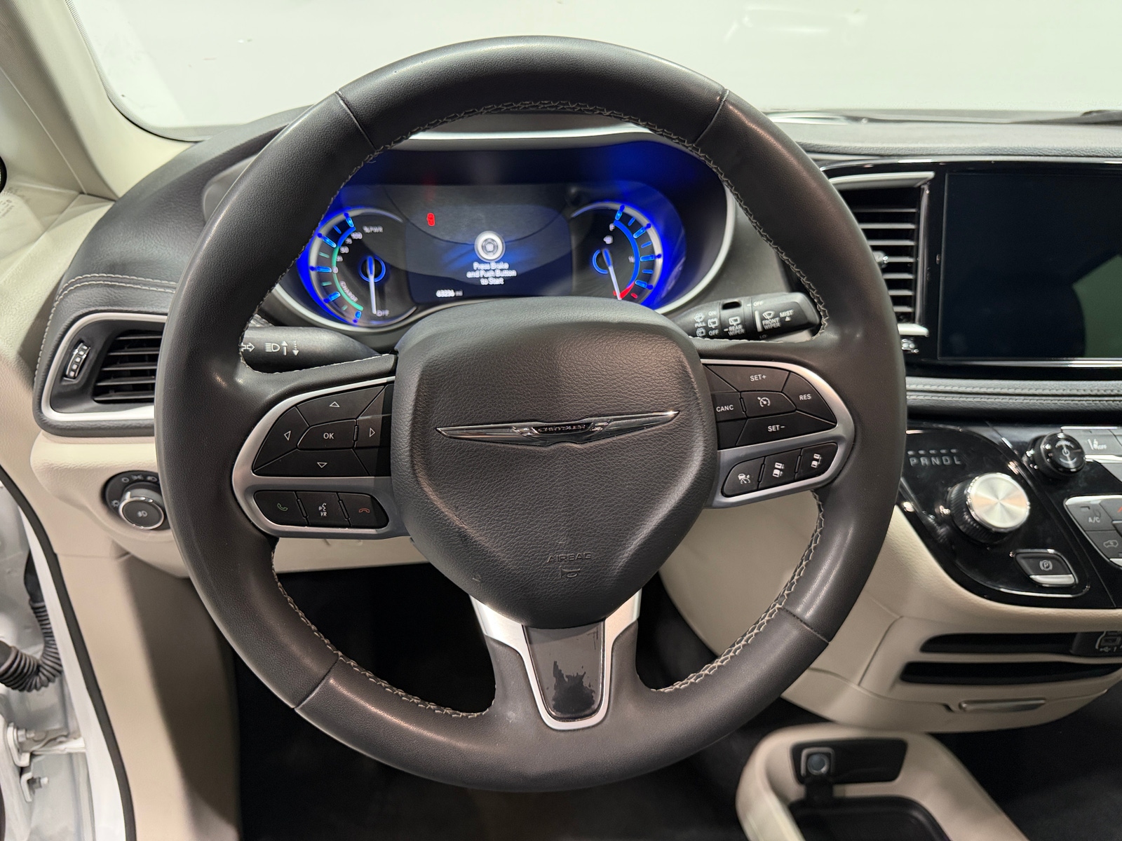 Thumbnail: 2024 Chrysler Pacifica - 4