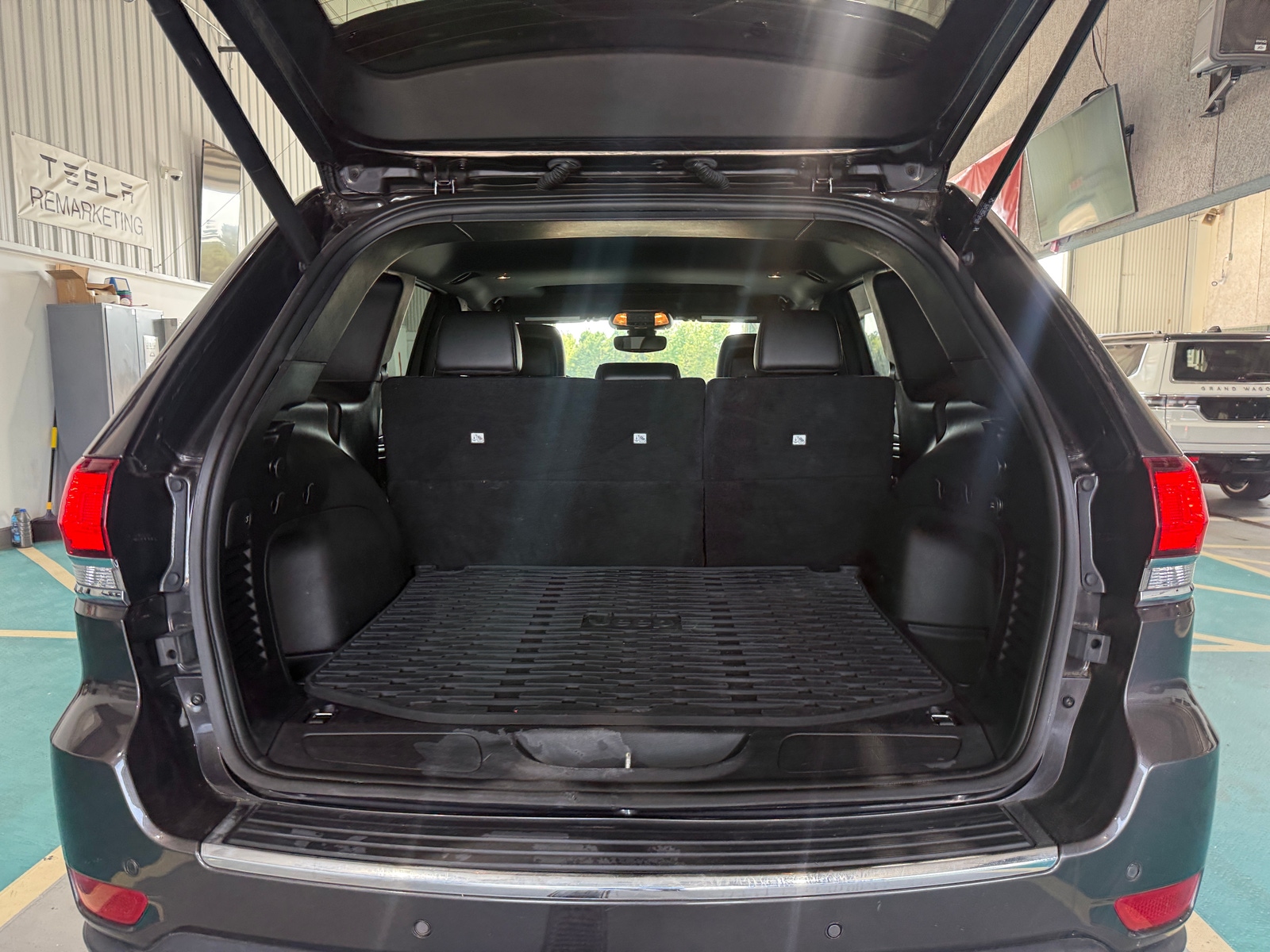 Thumbnail: 2021 Jeep Grand Cherokee - 6