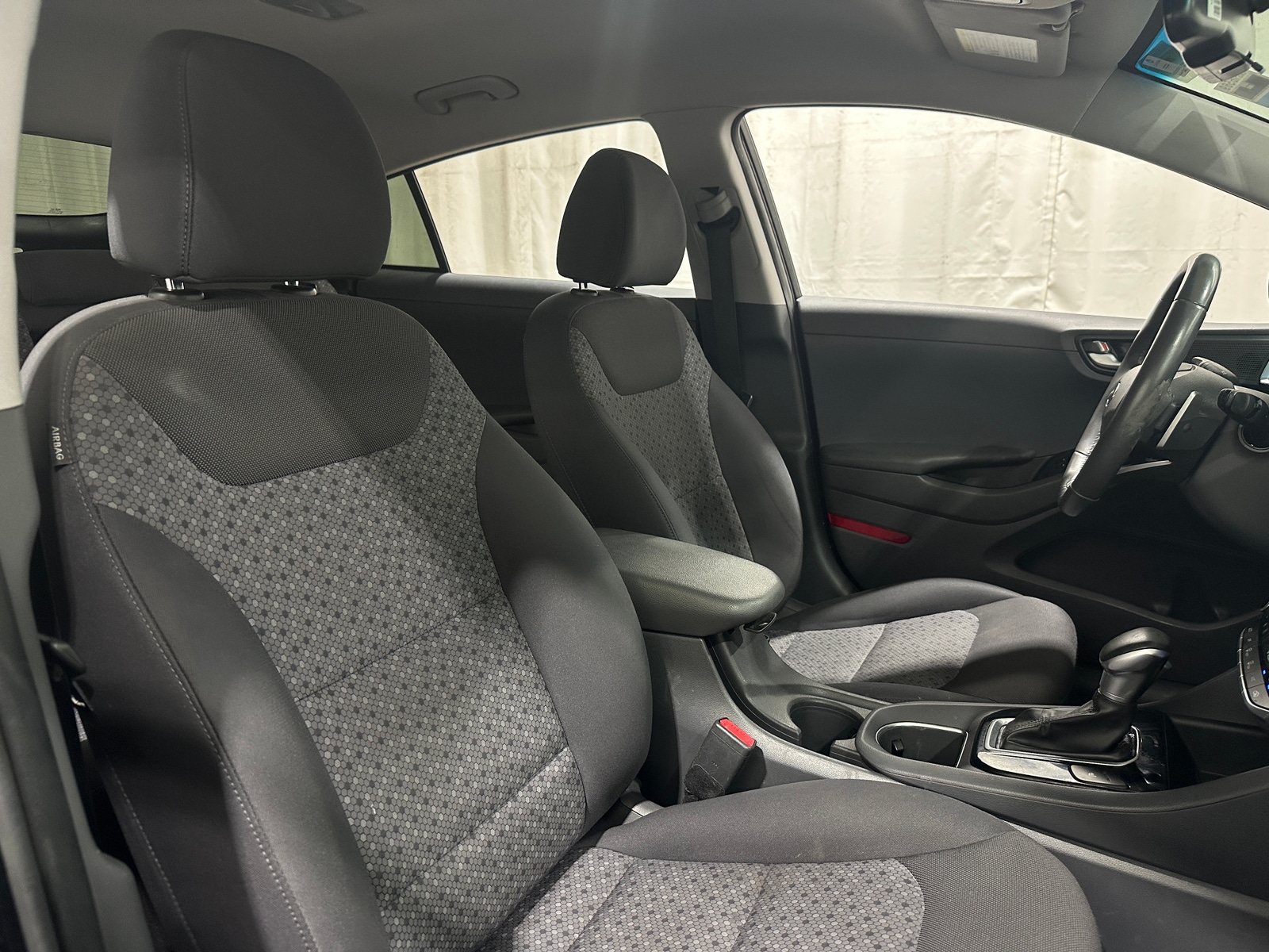 Thumbnail: 2019 Hyundai Ioniq - 2