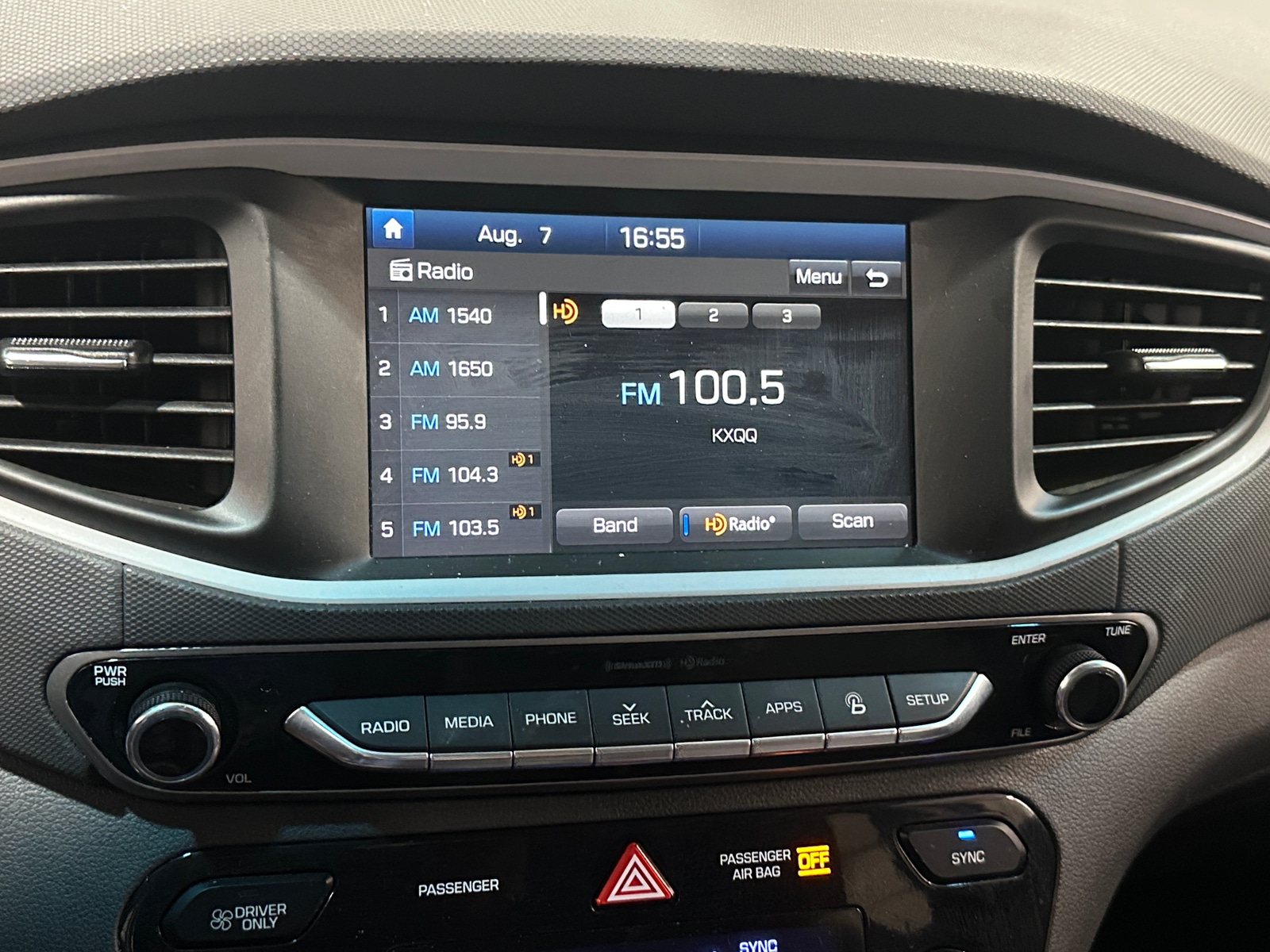 Thumbnail: 2019 Hyundai Ioniq - 4