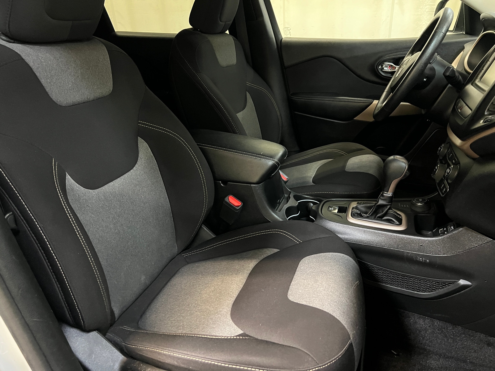 Thumbnail: 2017 Jeep Cherokee - 2