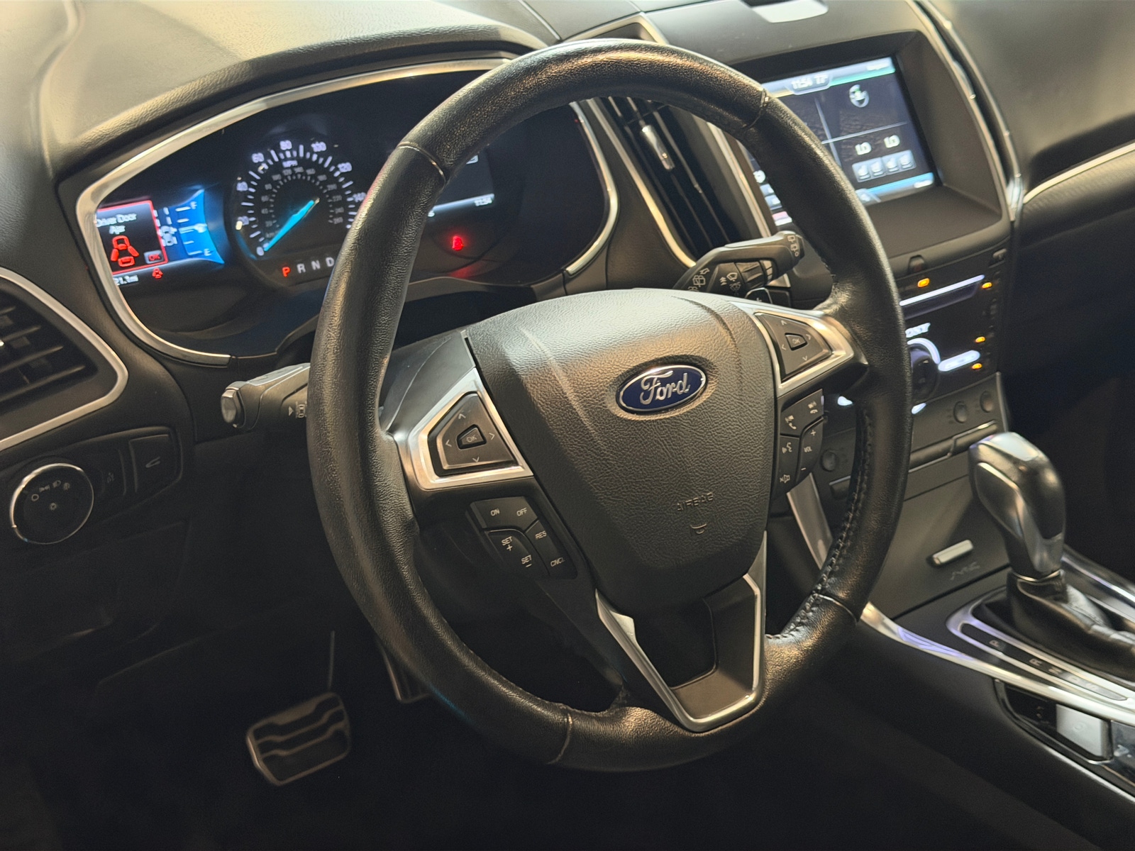 Thumbnail: 2015 Ford Edge - 4