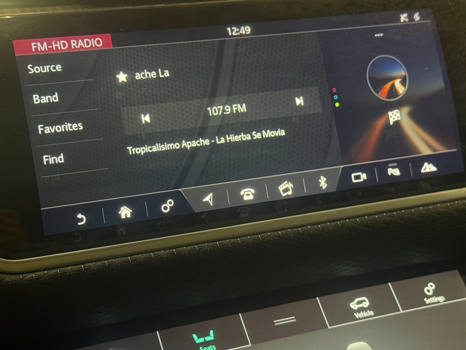 Thumbnail: 2018 Land Rover Range Rover Velar - 3