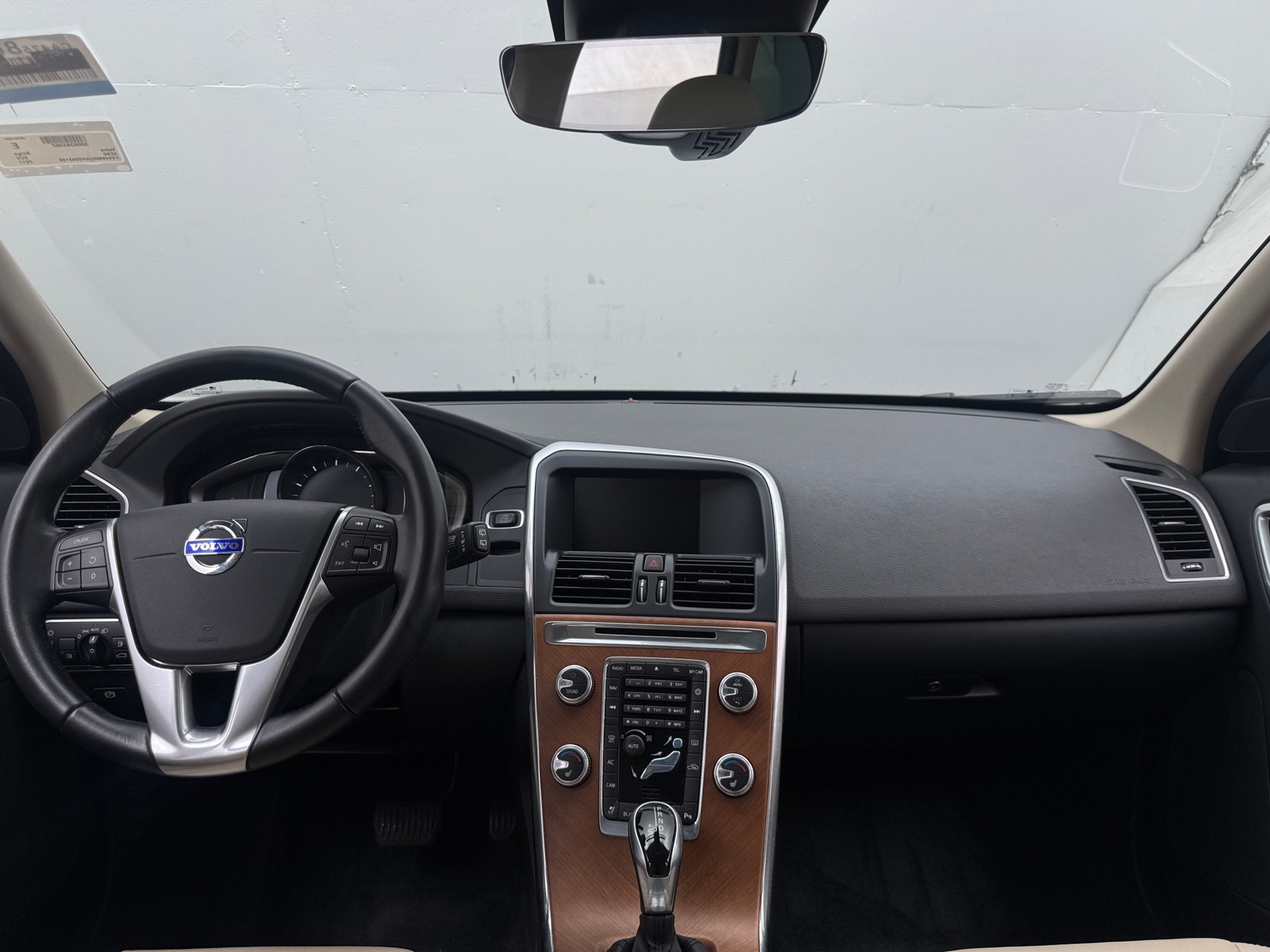 Thumbnail: 2017 Volvo XC60 - 2