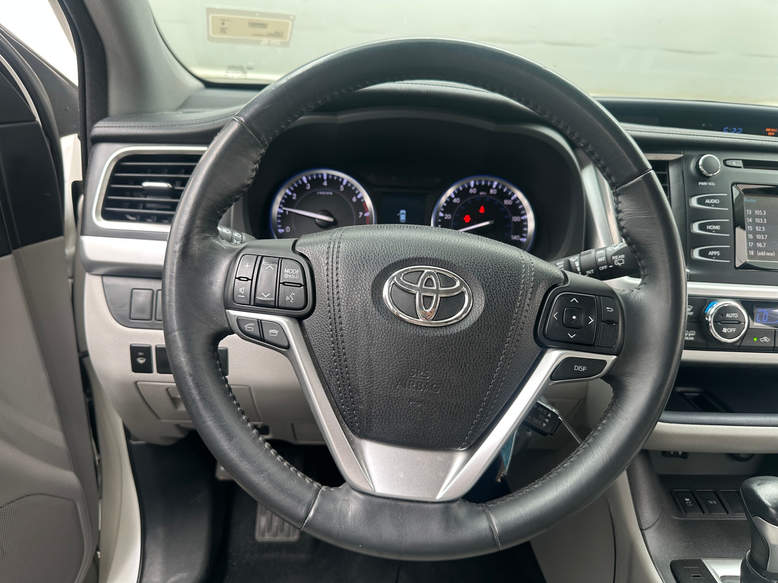 Thumbnail: 2015 Toyota Highlander - 5
