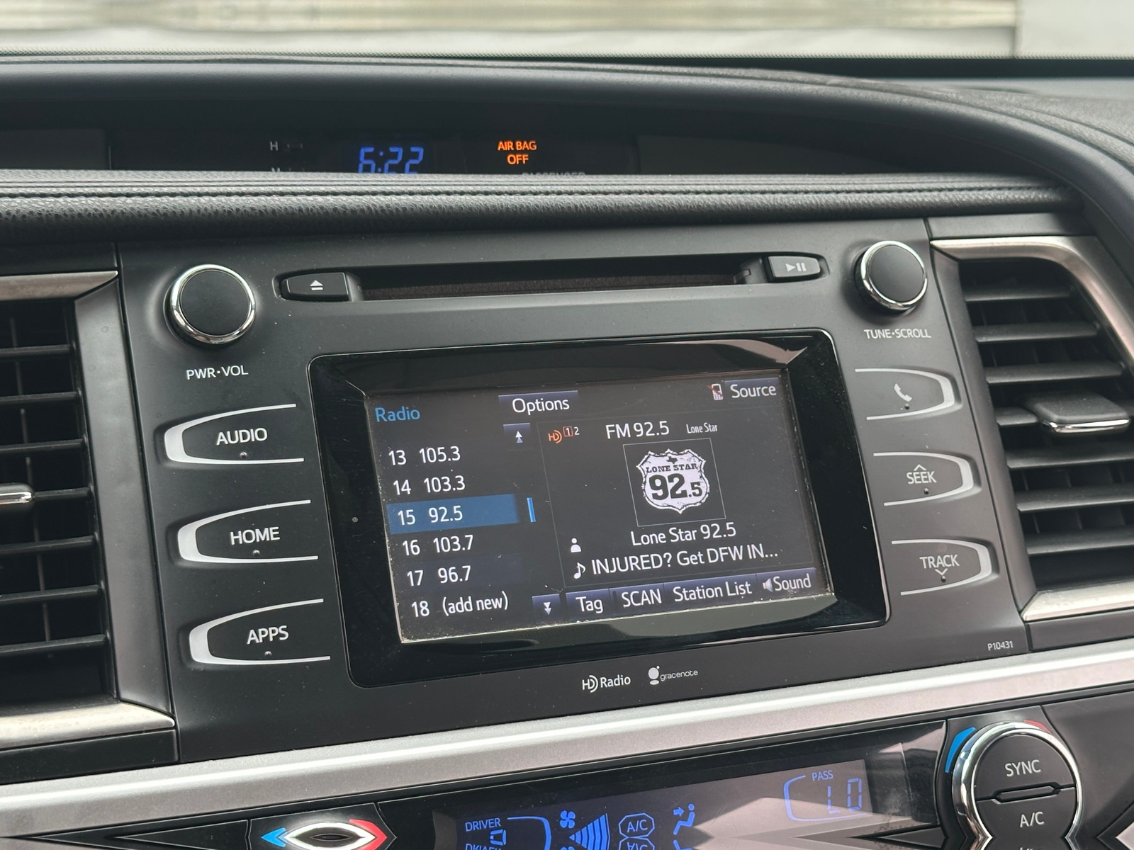 Thumbnail: 2015 Toyota Highlander - 4