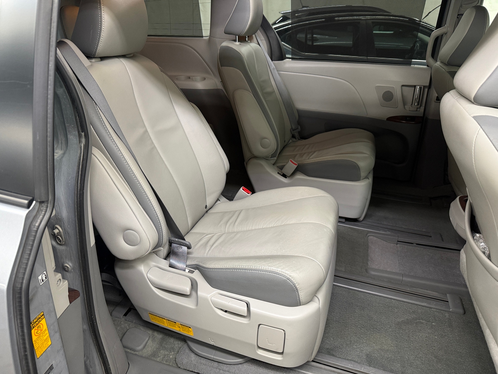 Thumbnail: 2014 Toyota Sienna - 5