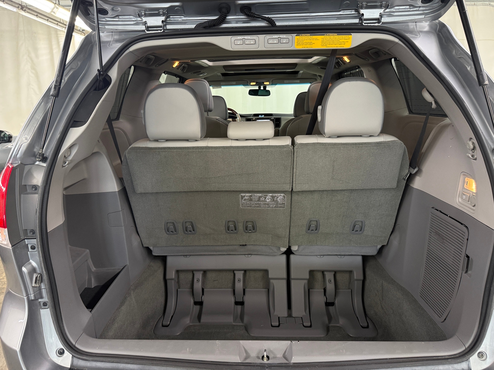 Thumbnail: 2014 Toyota Sienna - 6