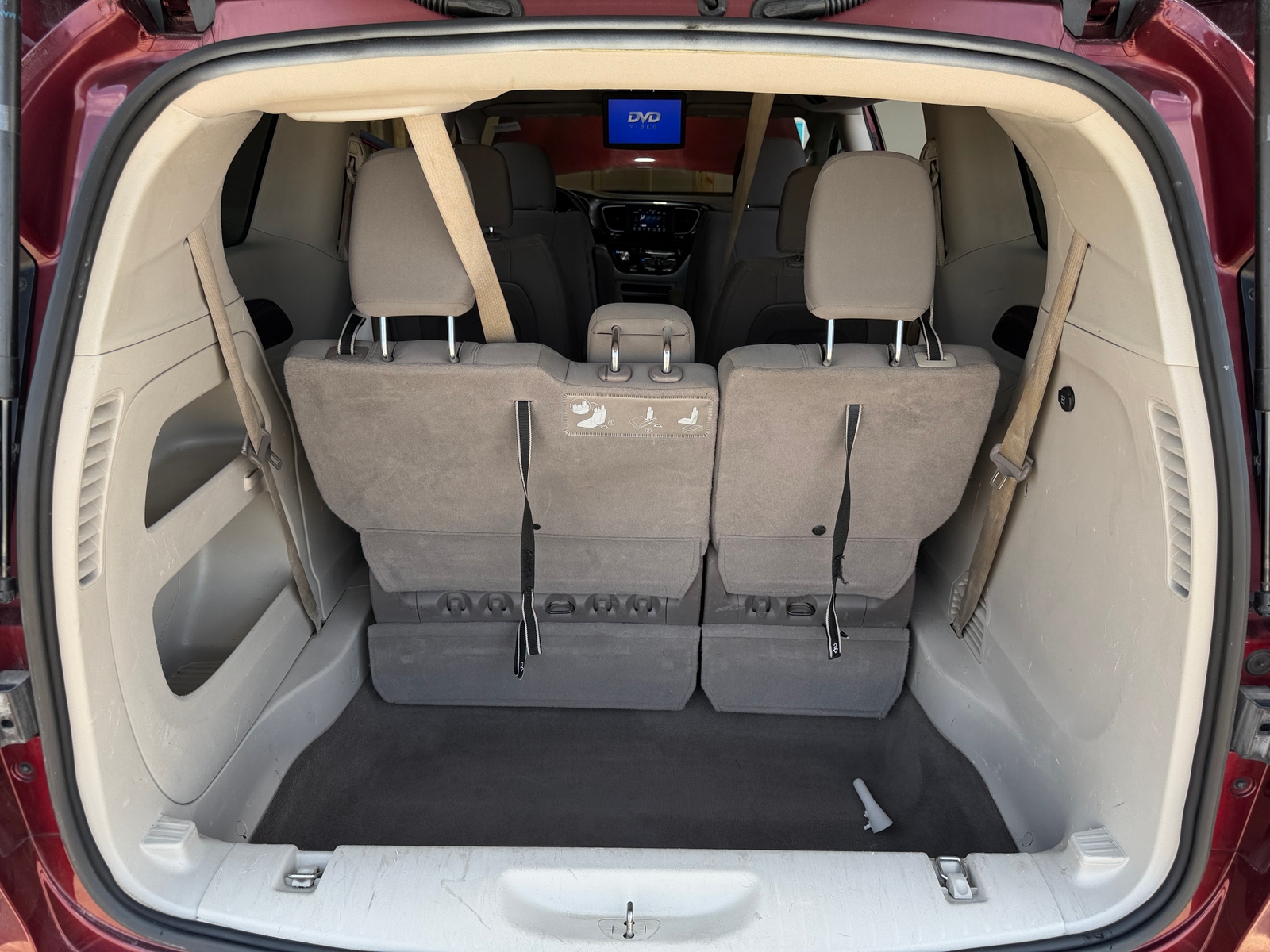 Thumbnail: 2018 Chrysler Pacifica - 7