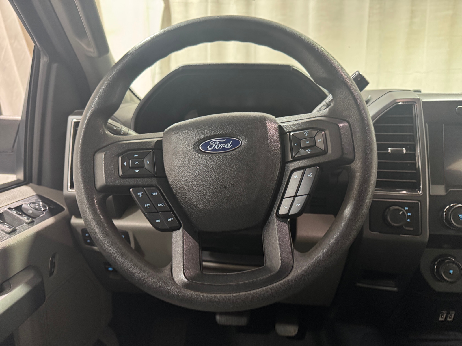 Thumbnail: 2020 Ford Econoline - 5