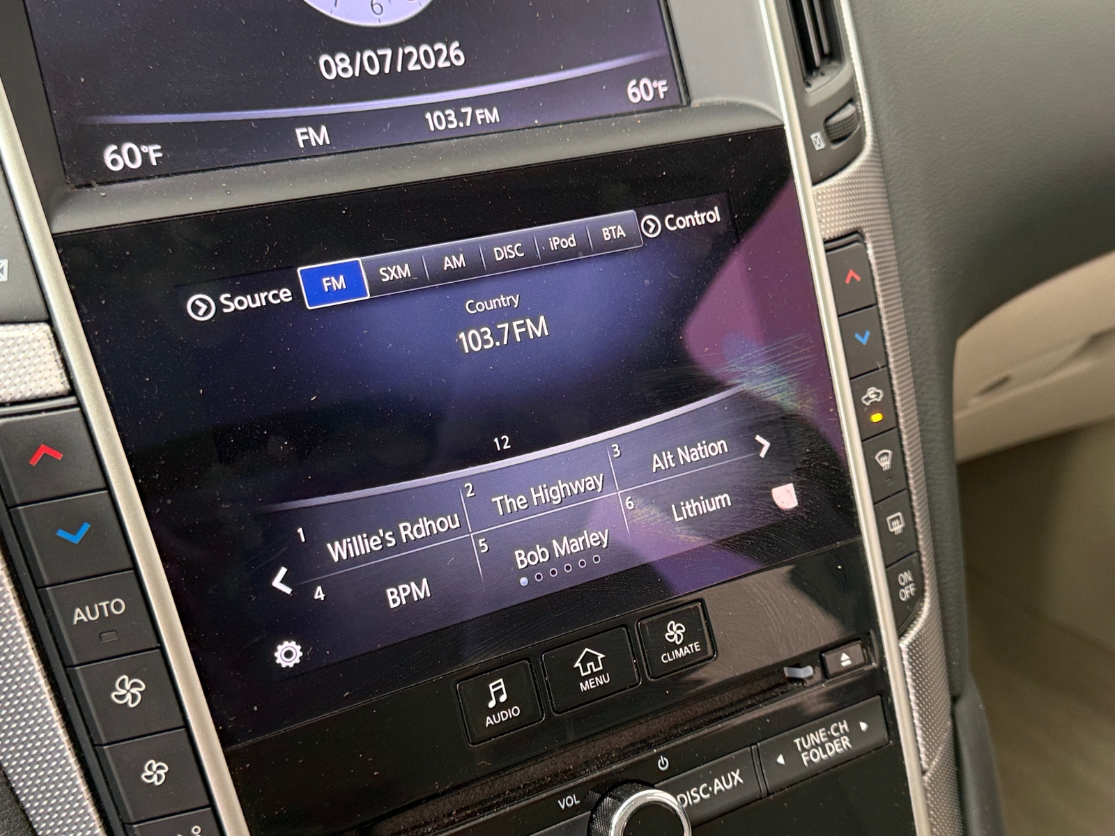 Thumbnail: 2015 INFINITI Q50 - 3