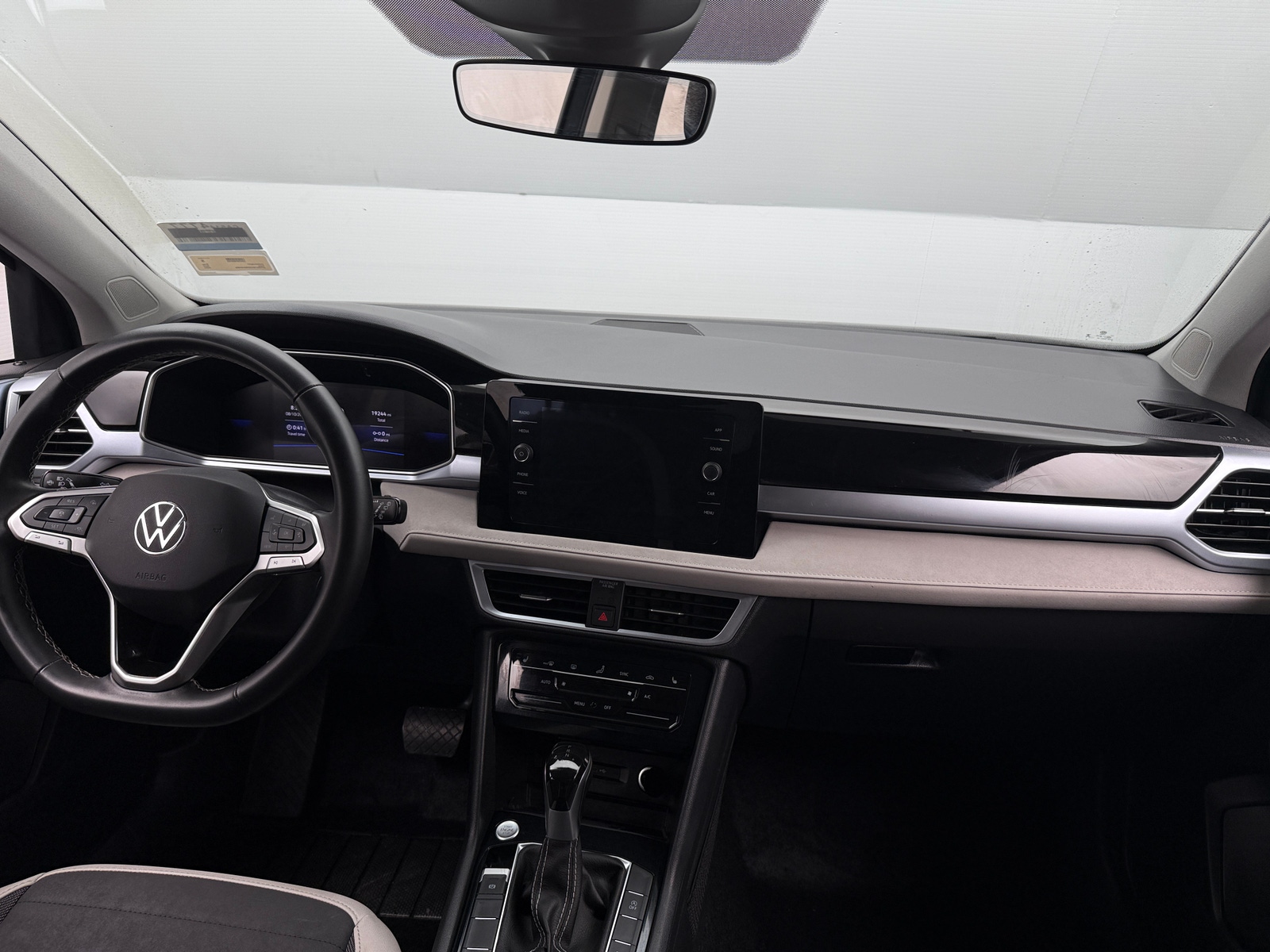 Thumbnail: 2025 Volkswagen Taos - 2