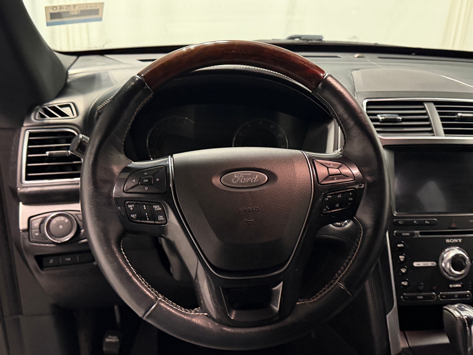 Thumbnail: 2018 Ford Explorer - 4