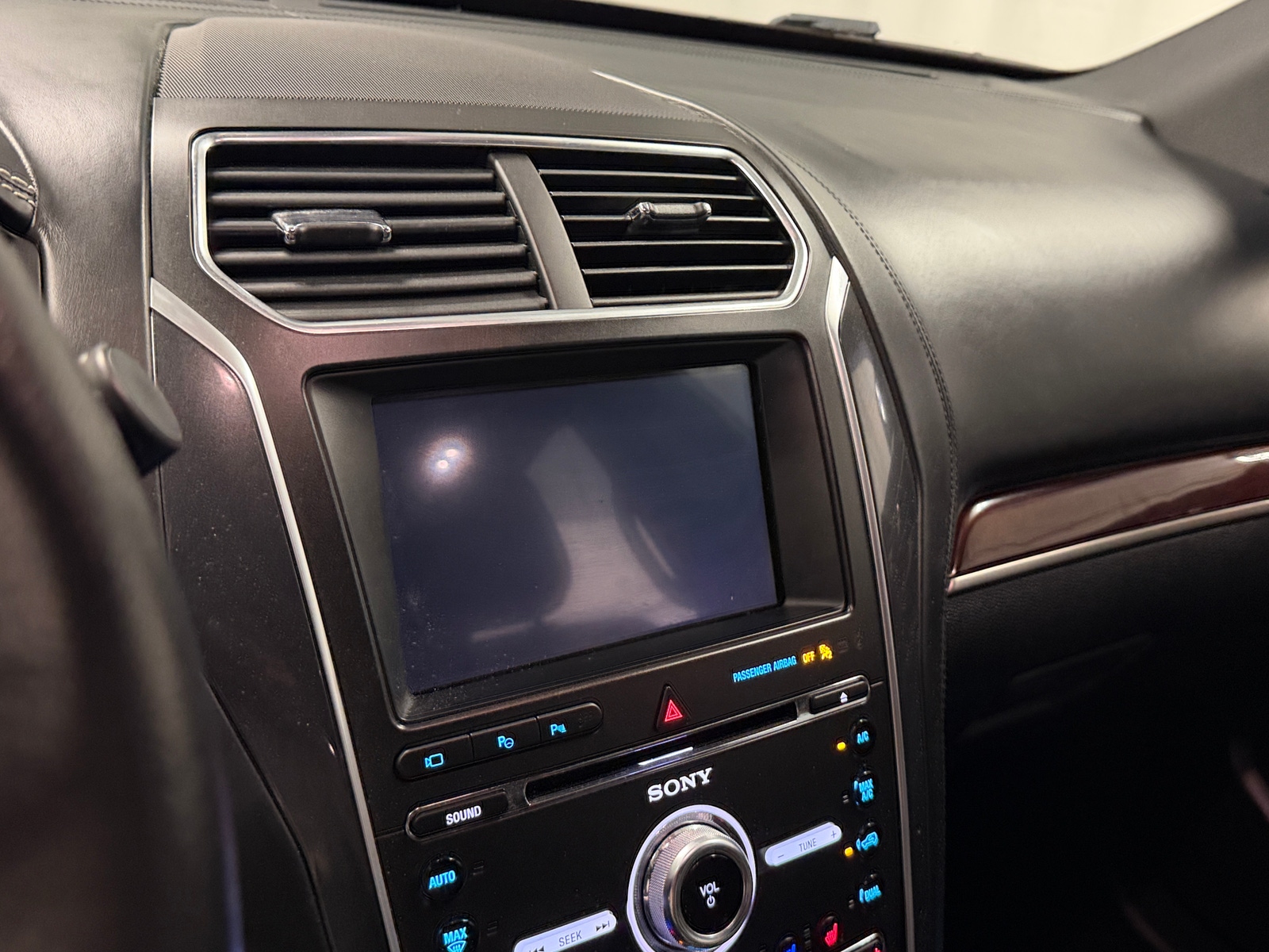 Thumbnail: 2018 Ford Explorer - 3