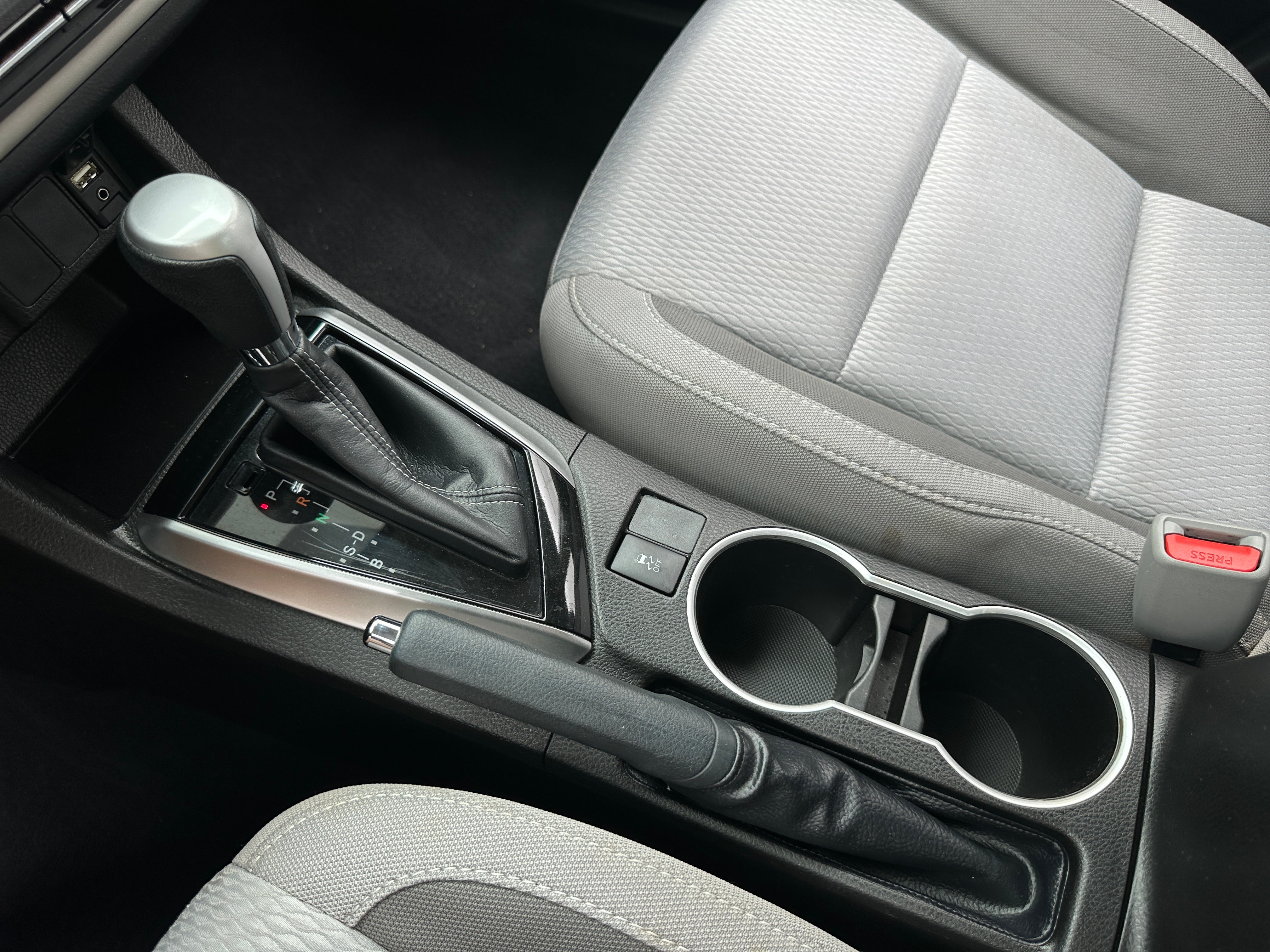 2017 Toyota Corolla LE - Photo 11