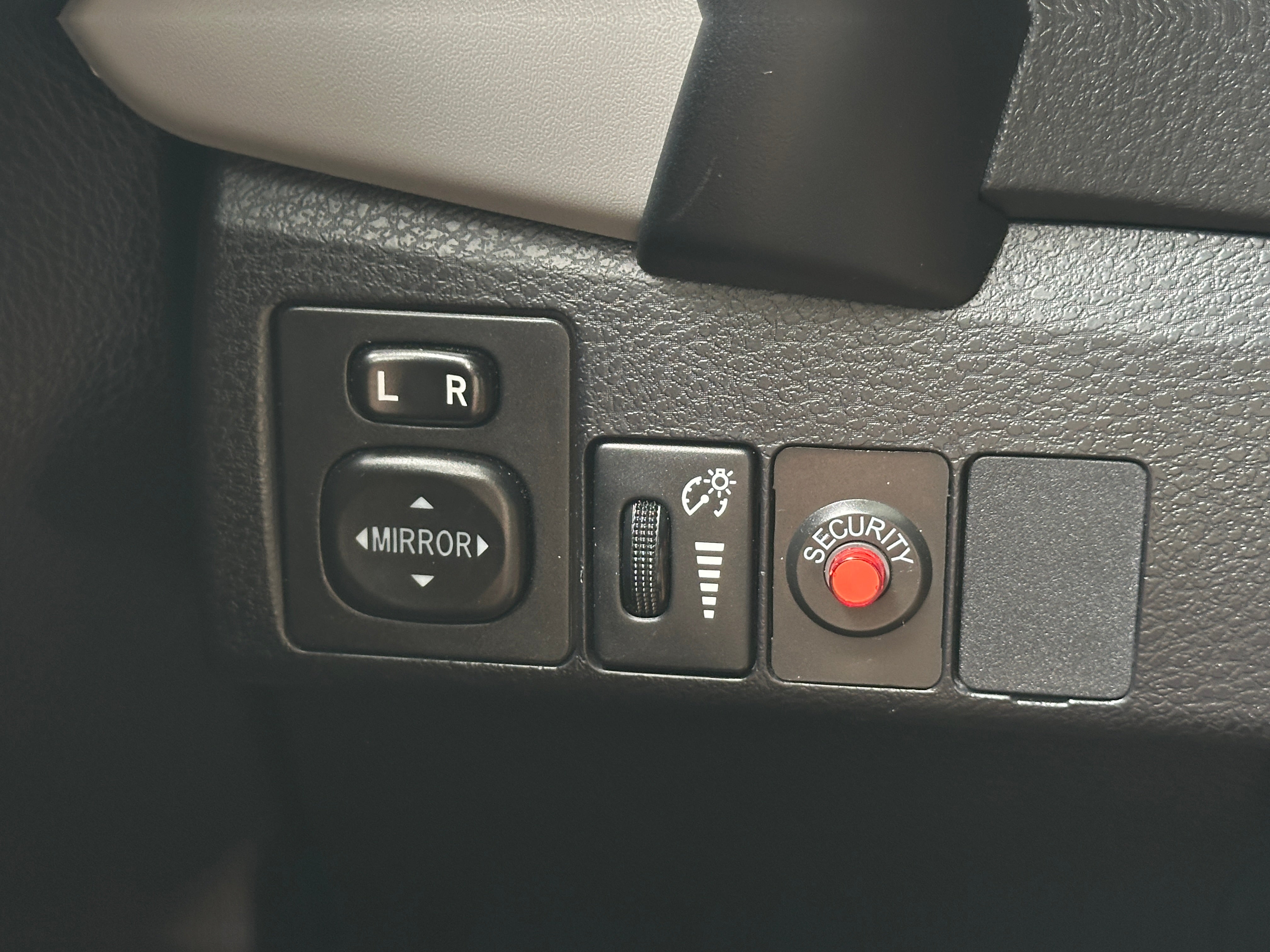 2017 Toyota Corolla LE - Photo 7