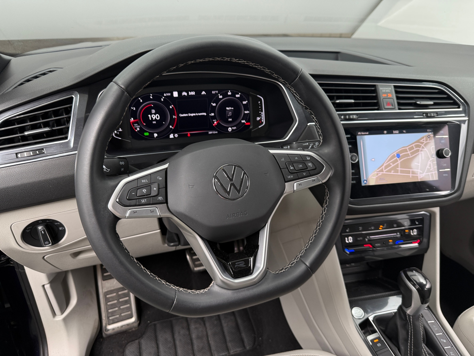 Thumbnail: 2023 Volkswagen Tiguan - 4