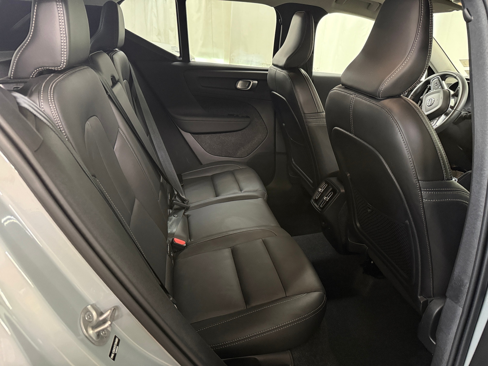 Thumbnail: 2026 Volvo XC40 - 5