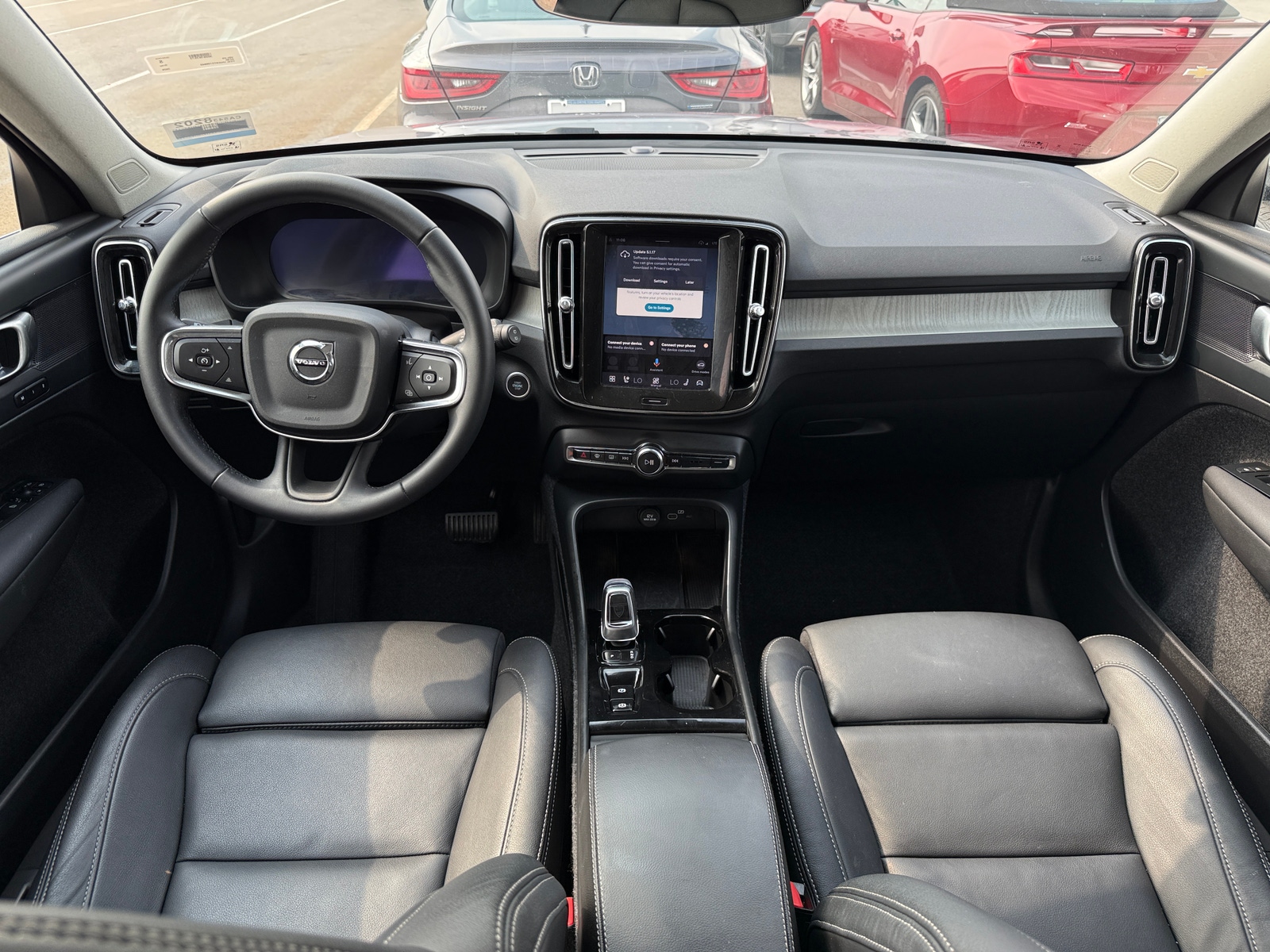Thumbnail: 2026 Volvo XC40 - 2