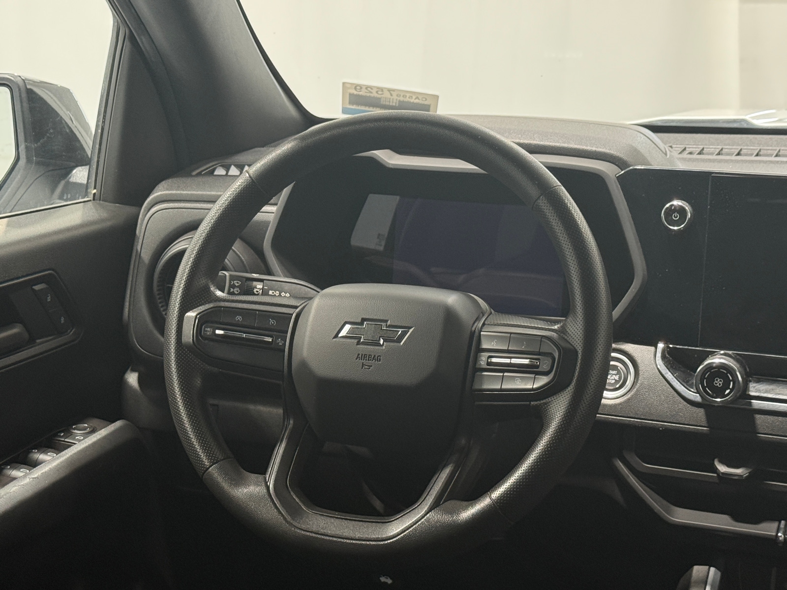 Thumbnail: 2023 Chevrolet Colorado - 5