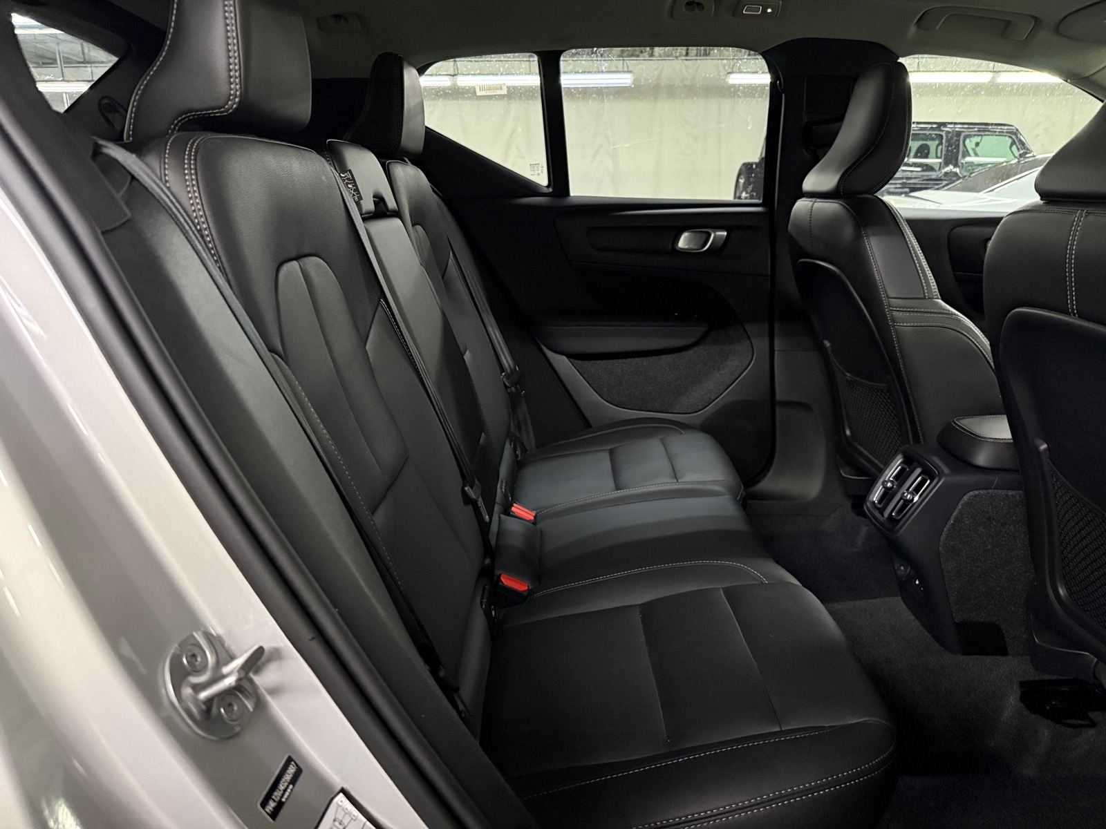 Thumbnail: 2025 Volvo XC40 - 5