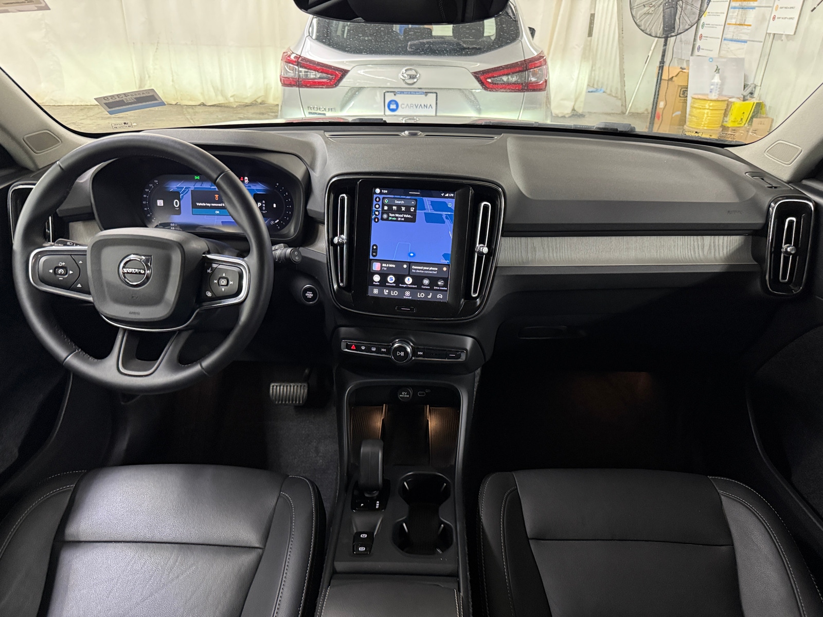 Thumbnail: 2025 Volvo XC40 - 2