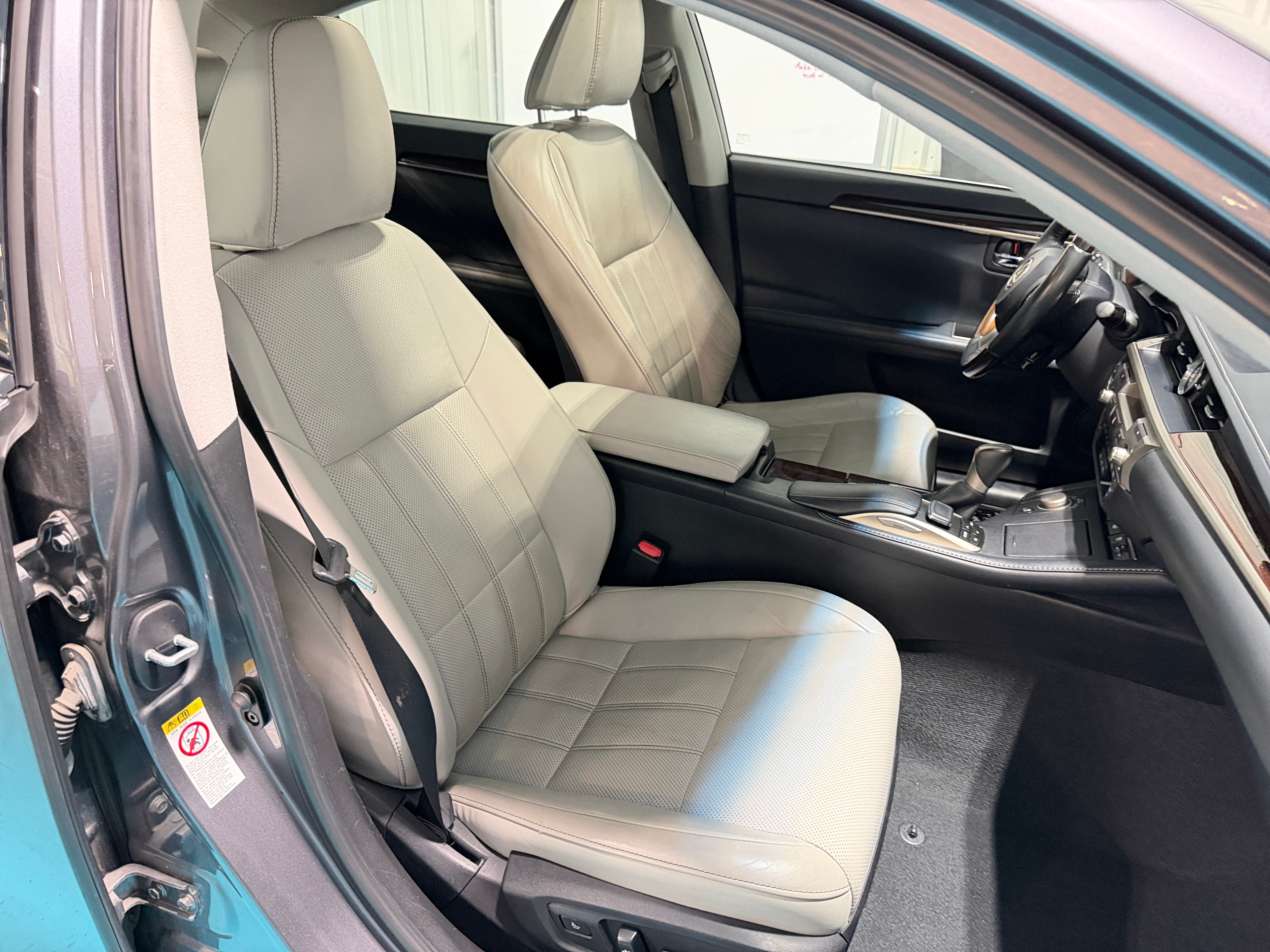 2017 Lexus ES 350 - Photo 4