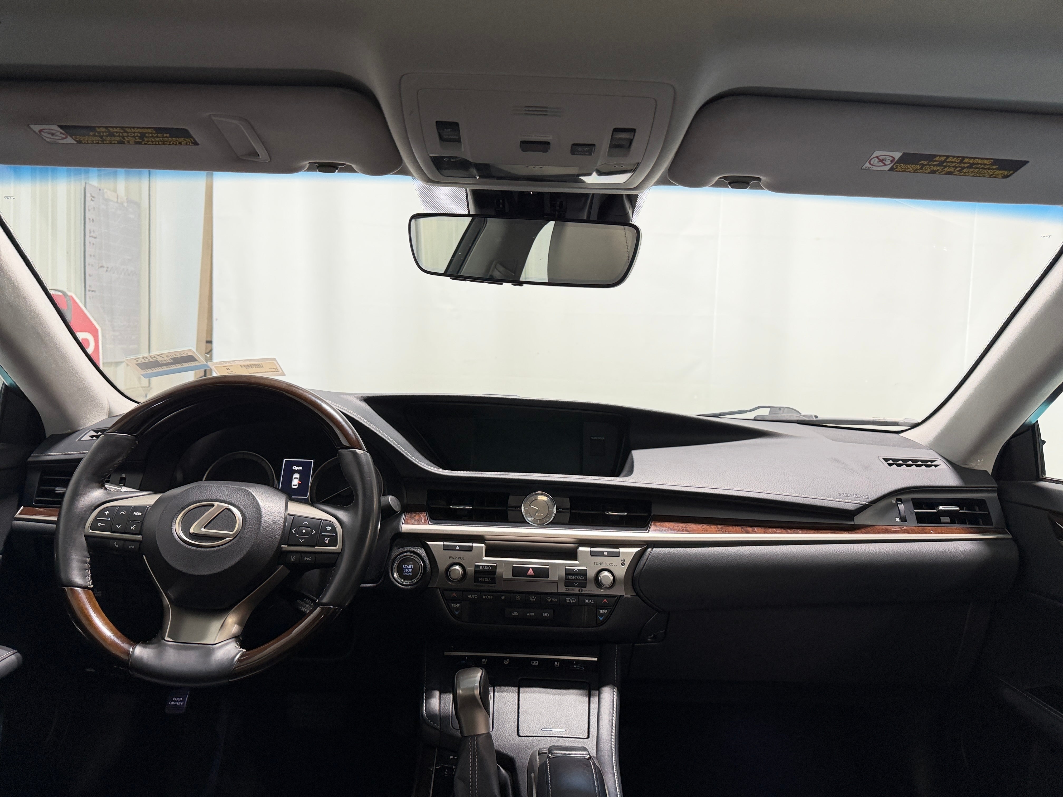 2017 Lexus ES 350 - Photo 8
