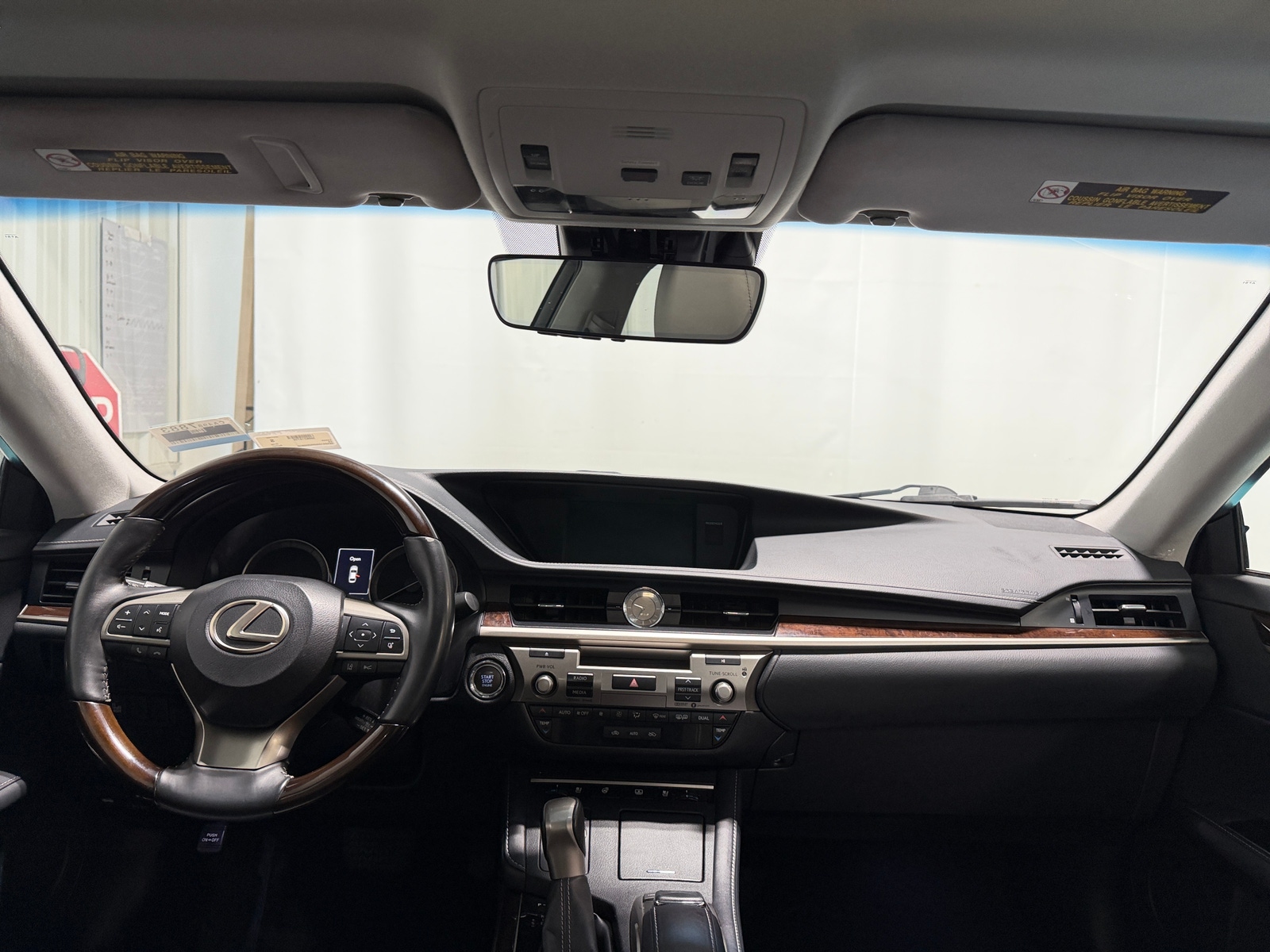 Thumbnail: 2017 Lexus ES - 2