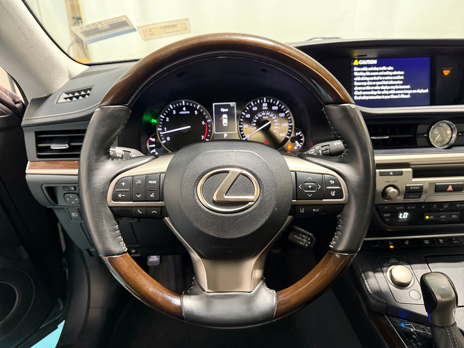 Thumbnail: 2017 Lexus ES - 4