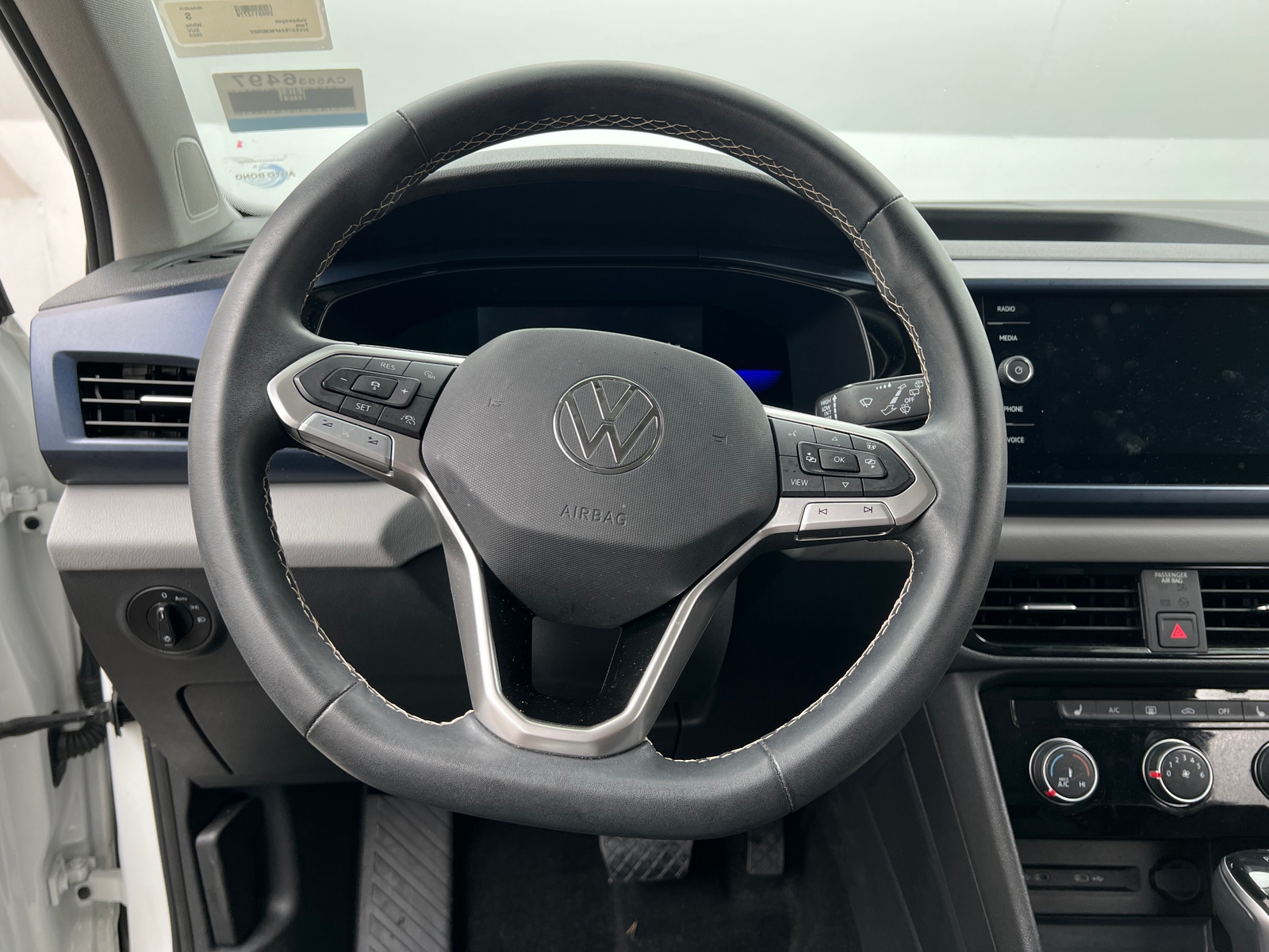 Thumbnail: 2023 Volkswagen Taos - 5