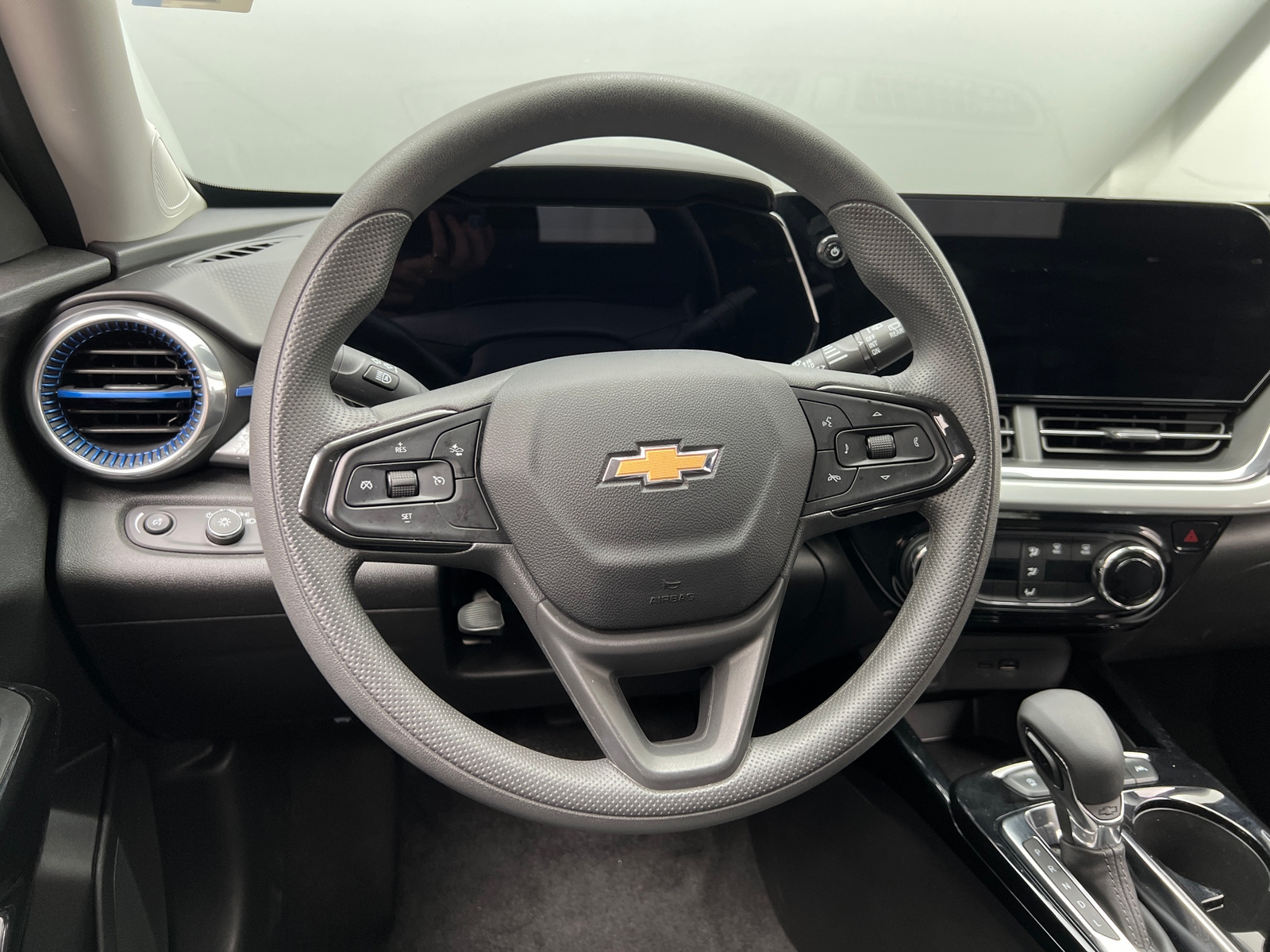 Thumbnail: 2025 Chevrolet Trax - 4