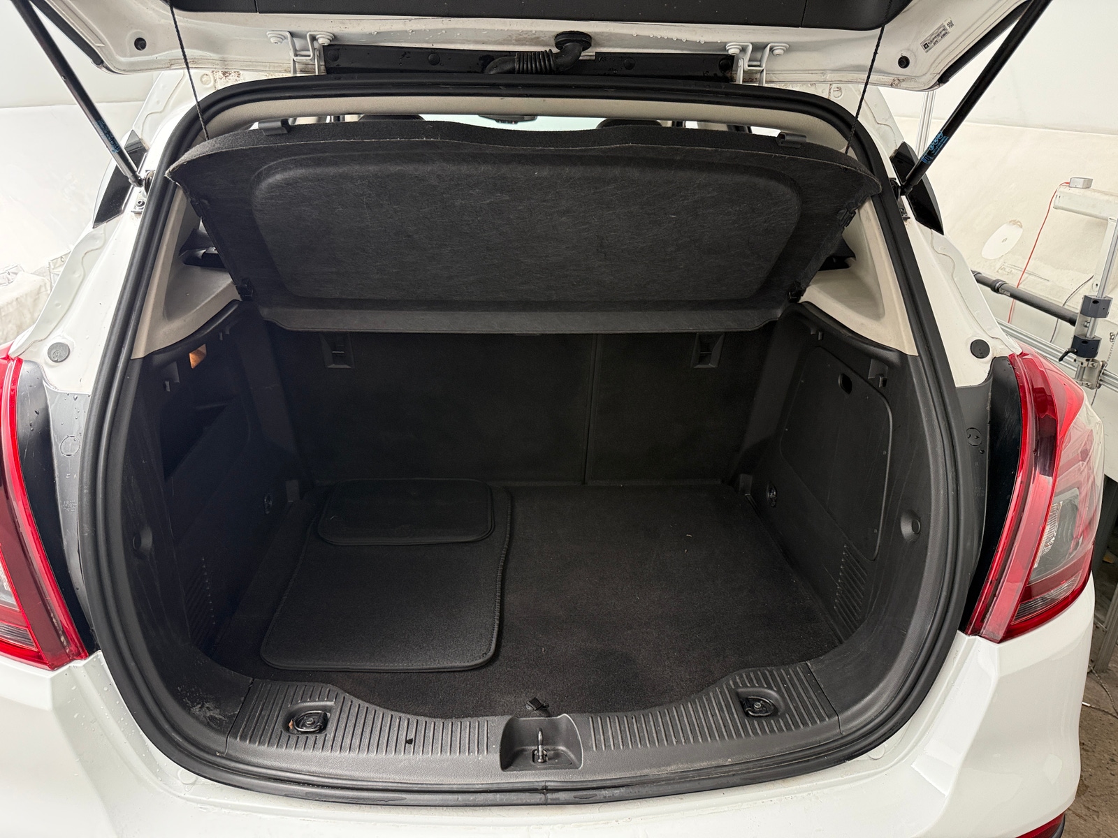 Thumbnail: 2019 Buick Encore - 6
