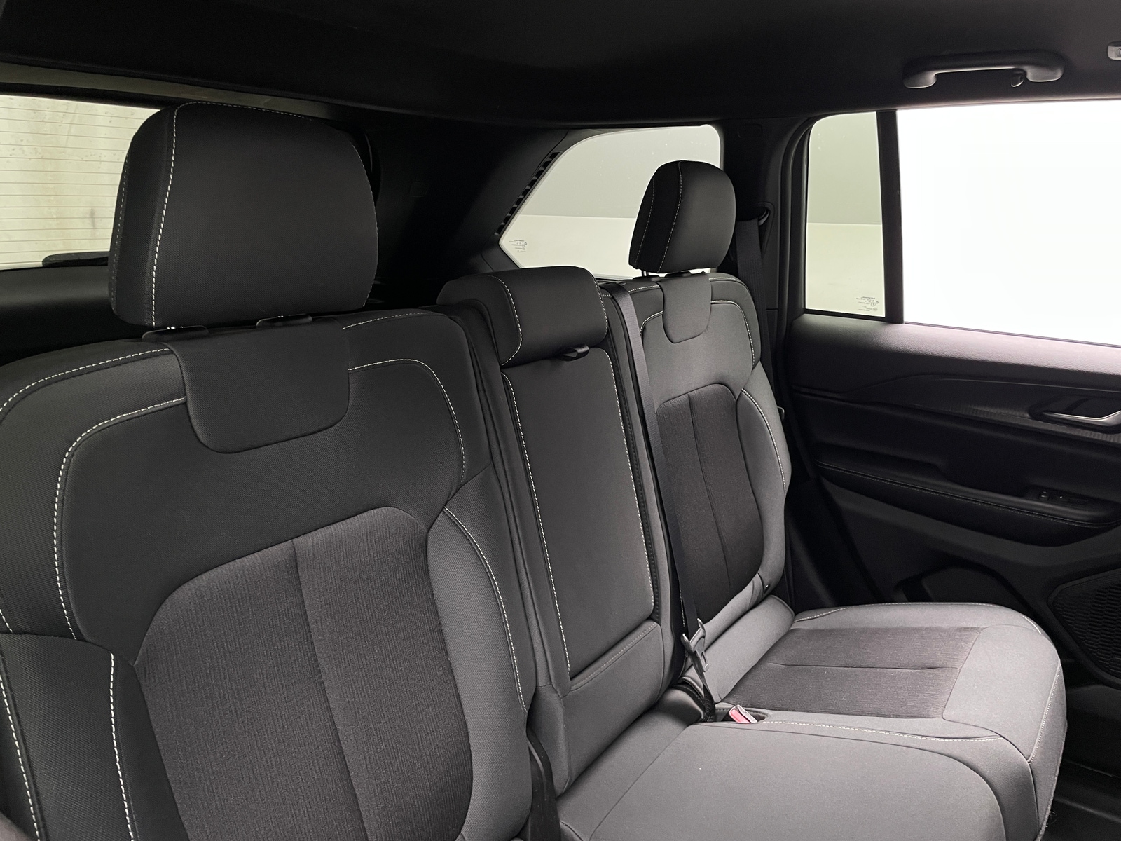 Thumbnail: 2024 Jeep Grand Cherokee - 6