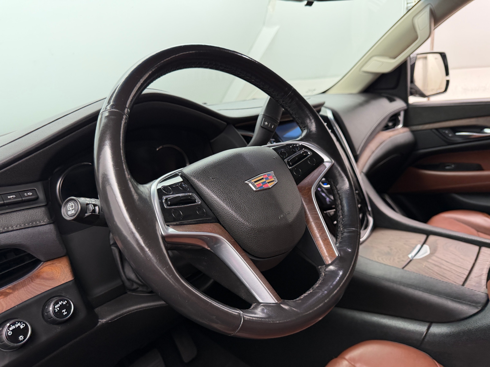 Thumbnail: 2018 Cadillac Escalade - 4