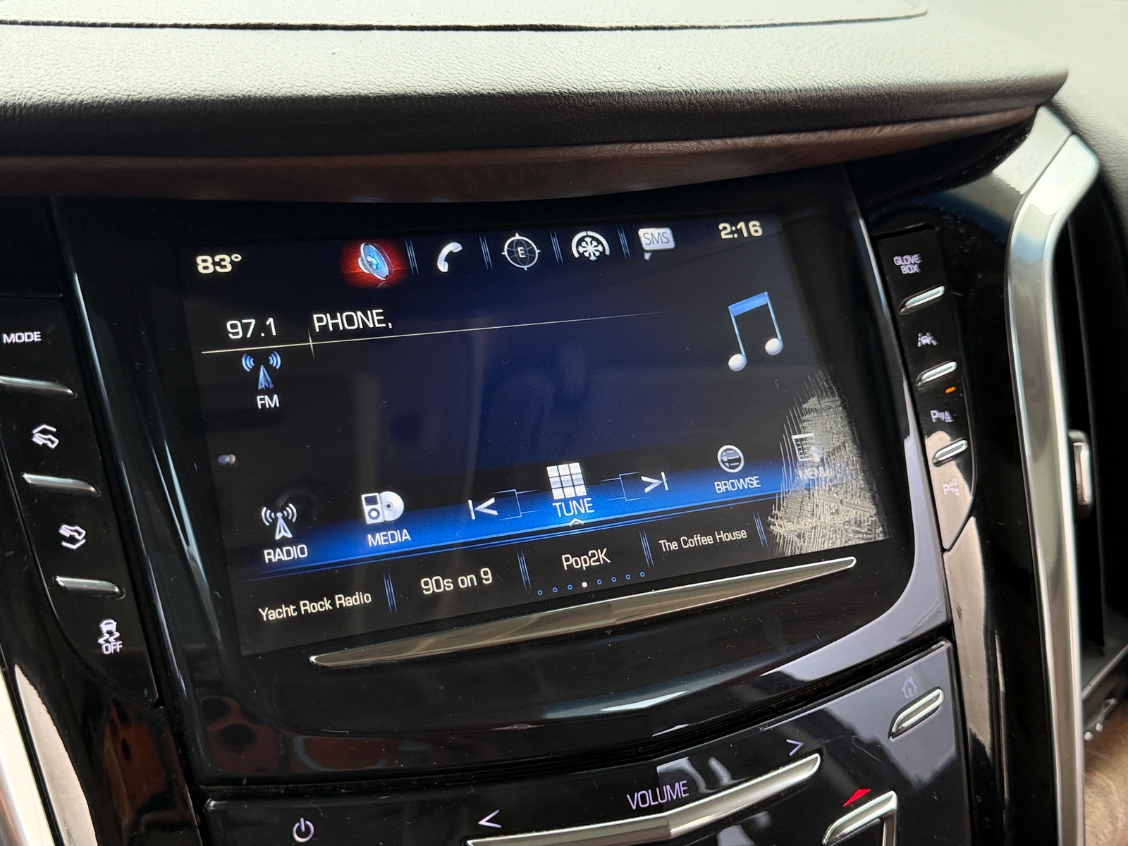 Thumbnail: 2018 Cadillac Escalade - 3