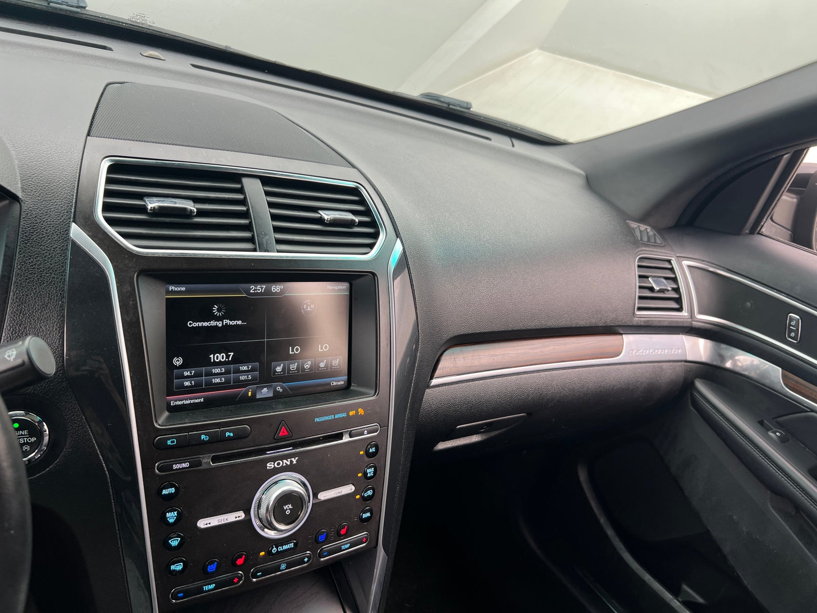 Thumbnail: 2016 Ford Explorer - 3