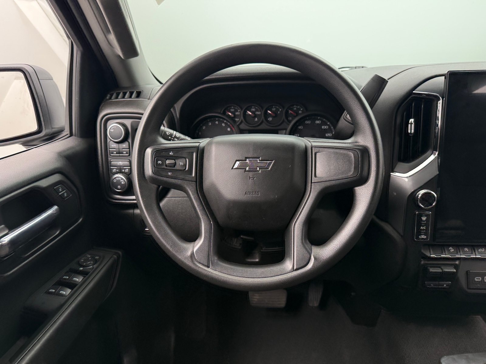Thumbnail: 2022 Chevrolet Silverado 1500 - 5