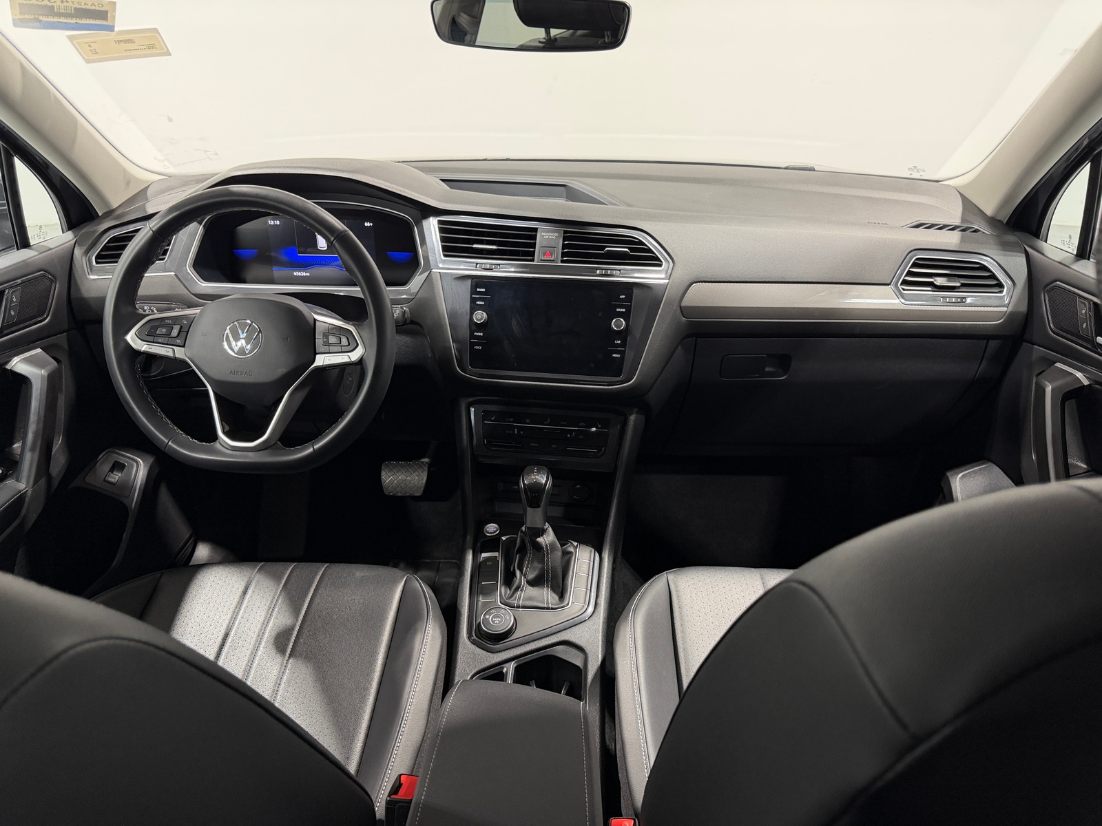 Thumbnail: 2024 Volkswagen Tiguan - 2