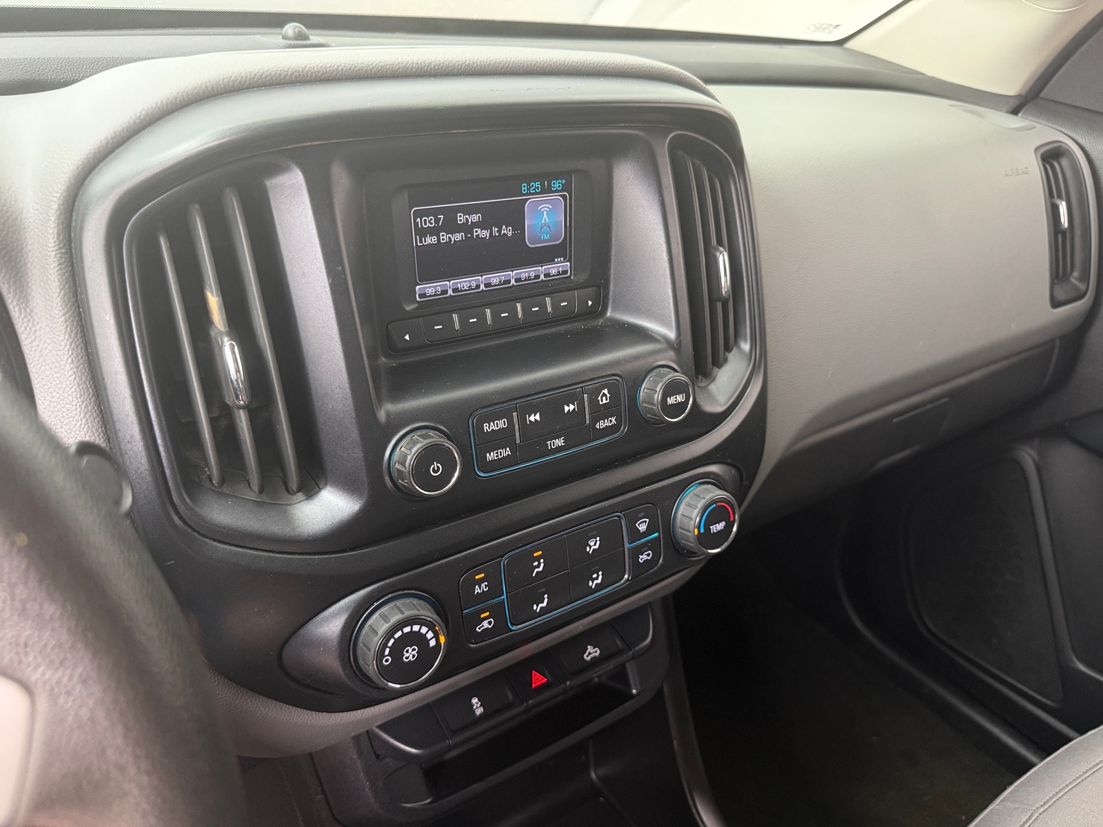 Thumbnail: 2016 Chevrolet Colorado - 4