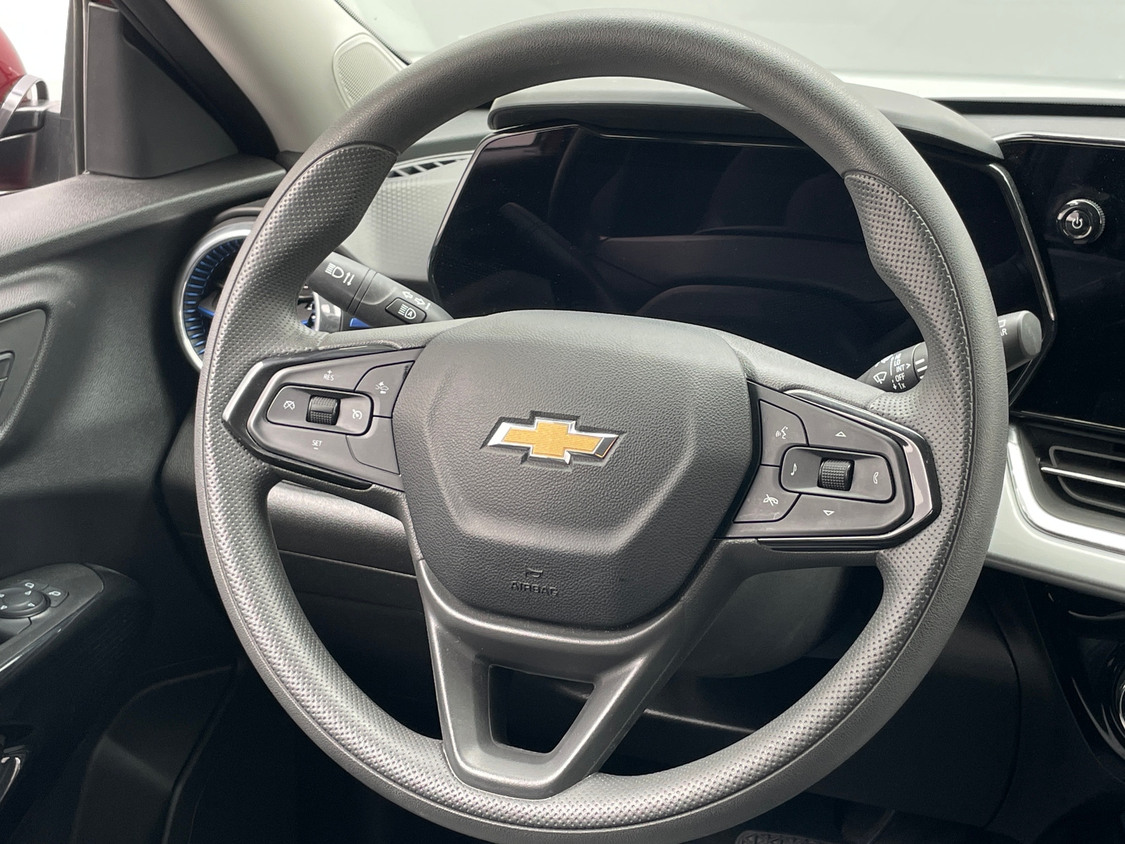 Thumbnail: 2025 Chevrolet Trax - 4