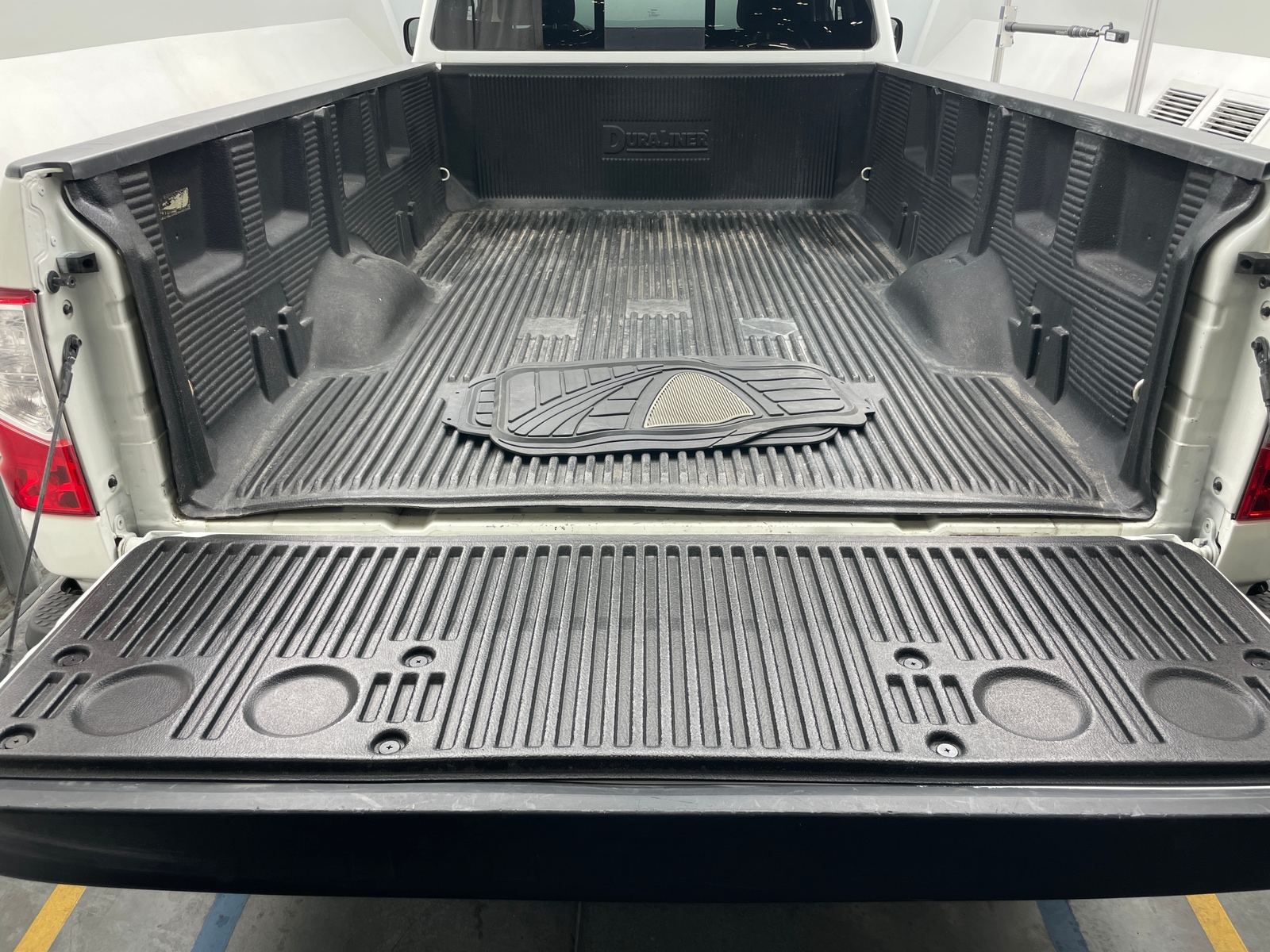 Thumbnail: 2017 Nissan Titan - 6