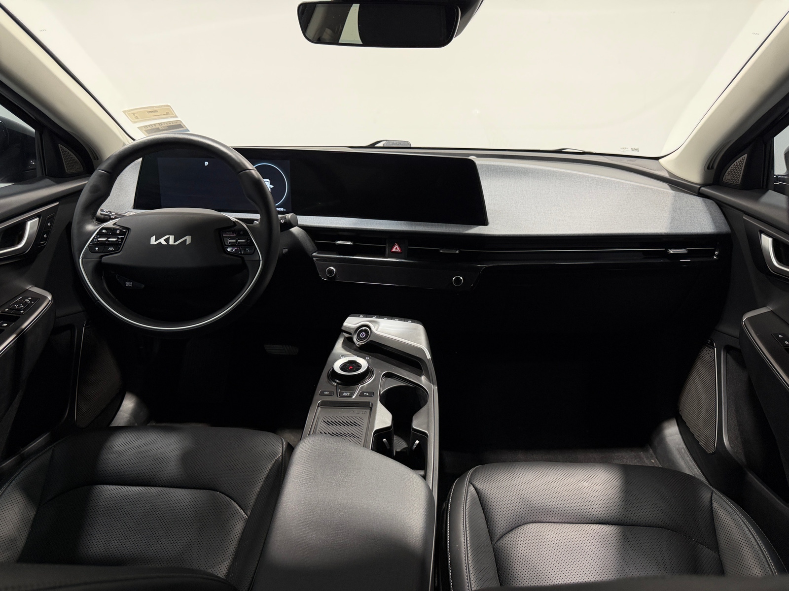 Thumbnail: 2022 Kia EV6 - 2
