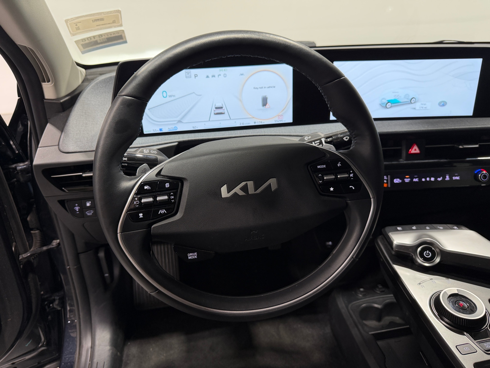 Thumbnail: 2022 Kia EV6 - 4